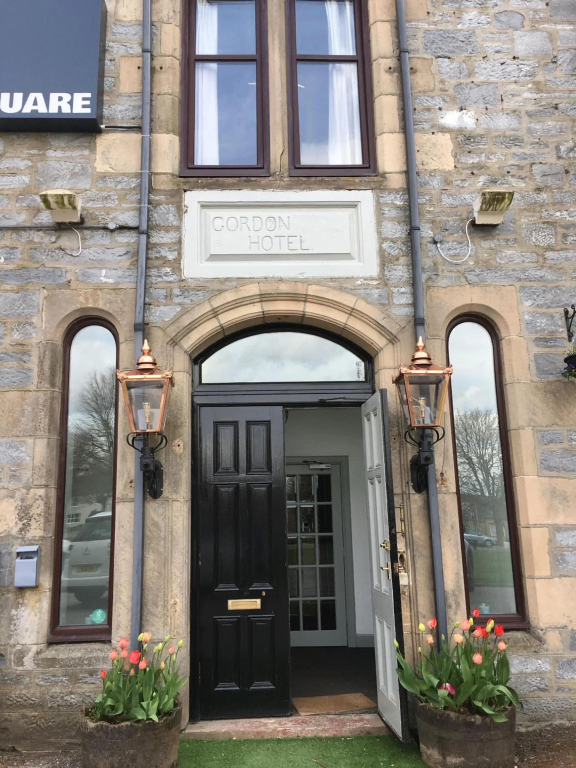 Facade/entrance in Hotel Square