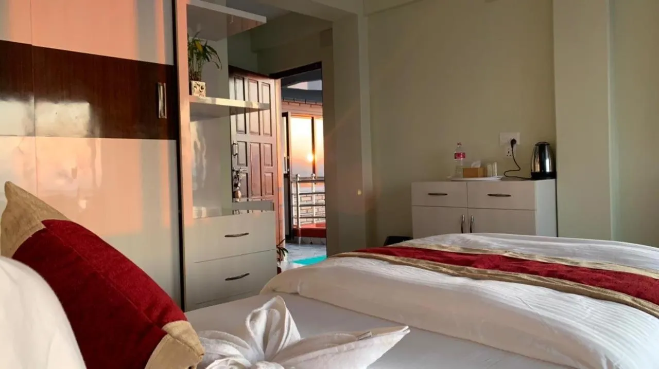 Bedroom, Bed in Hotel Pristine Himalaya