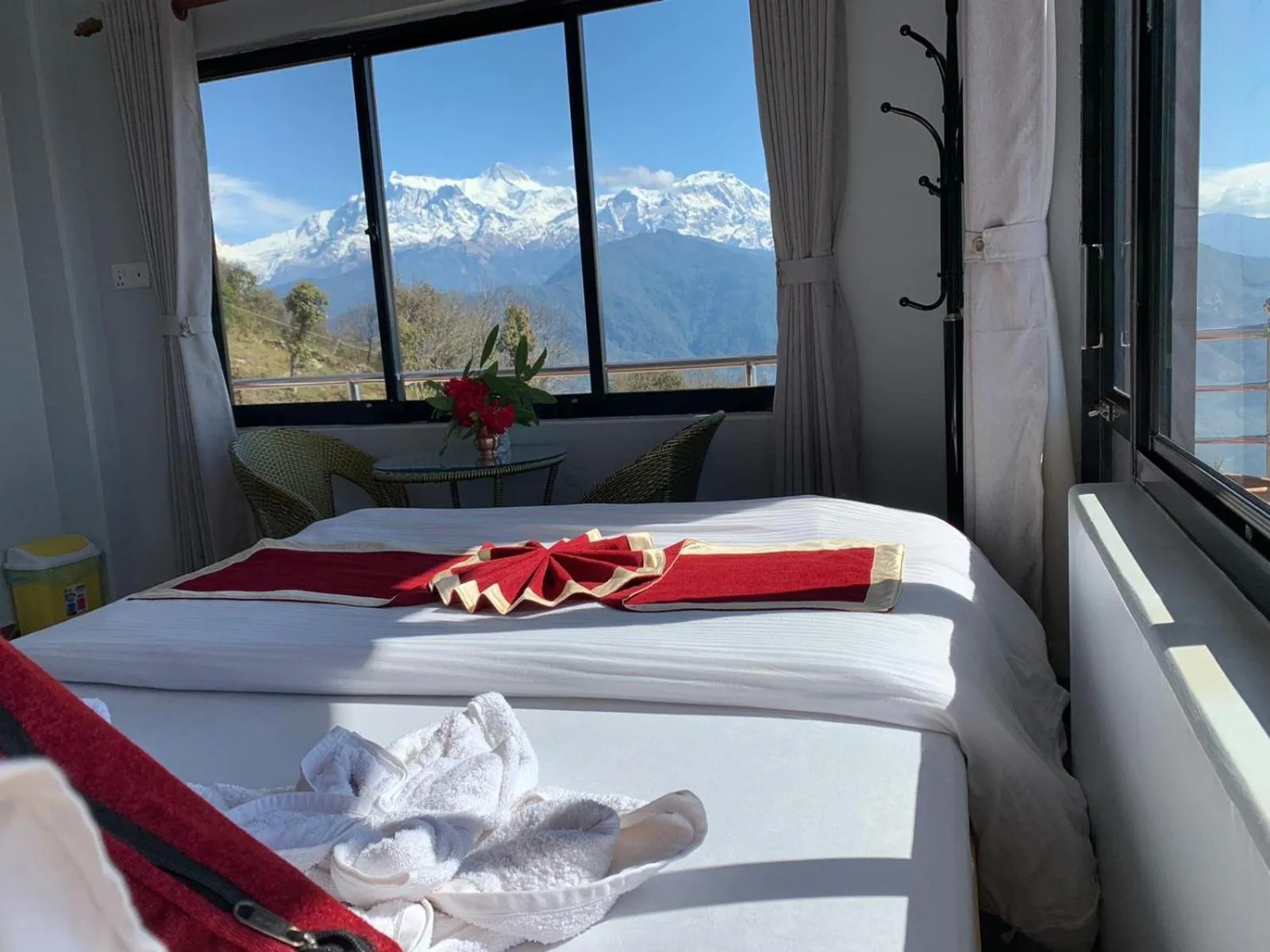 Bed in Hotel Pristine Himalaya