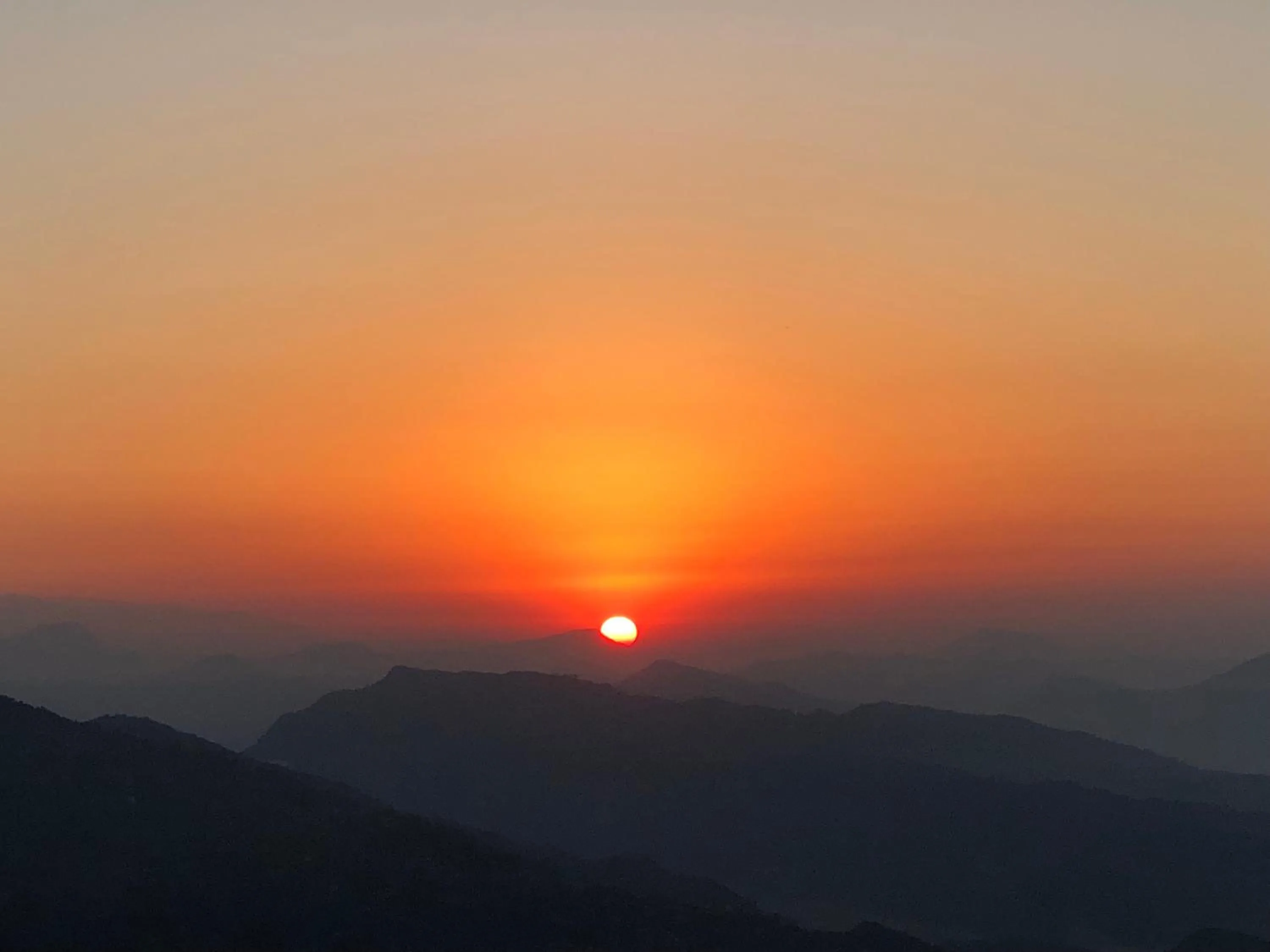 Sunrise in Hotel Pristine Himalaya