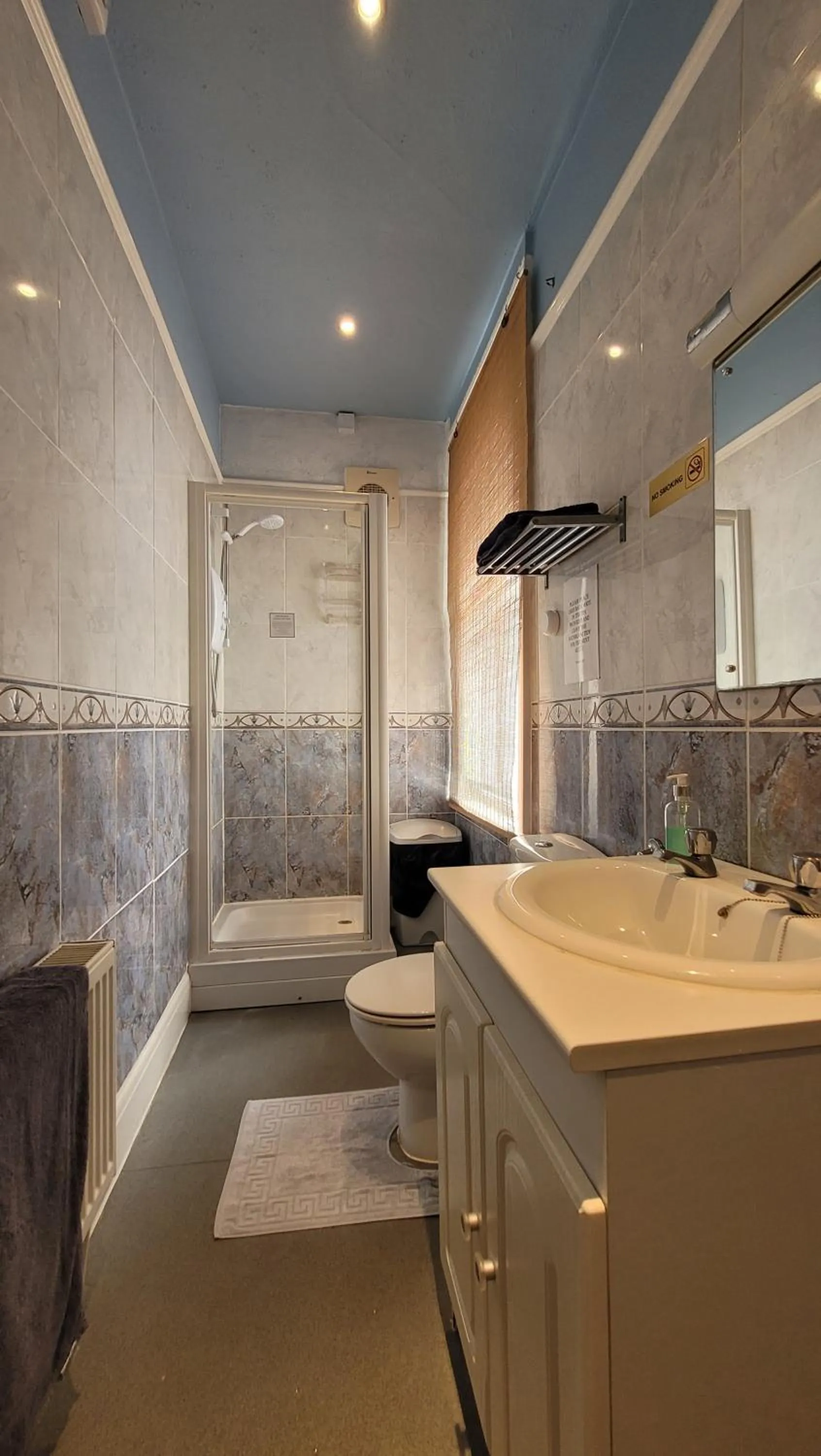 Shower in Argyle Lodge Self Catering Guest House