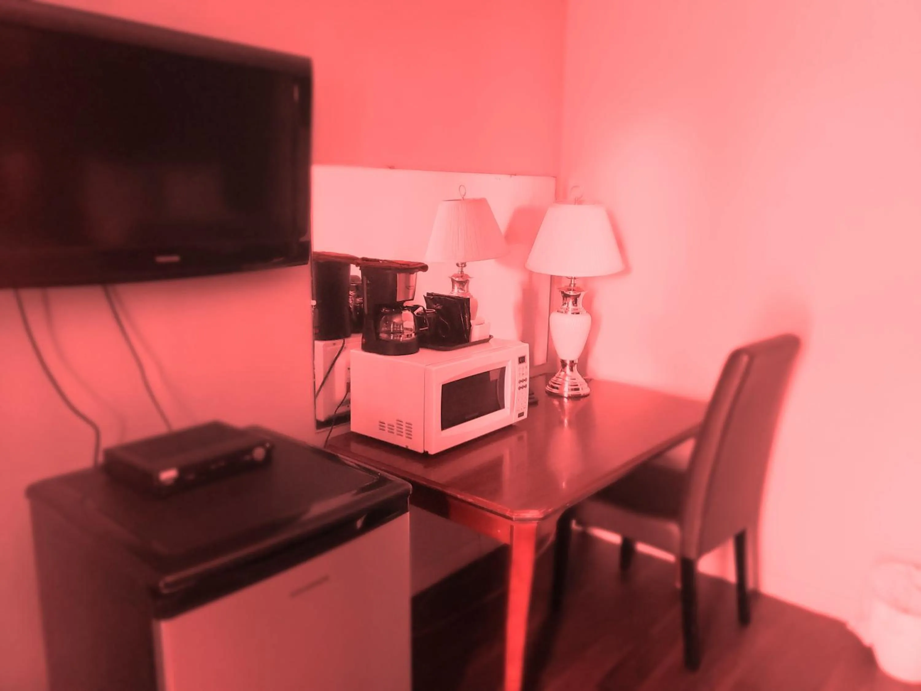 Communal lounge/ TV room in Wildwood Motel