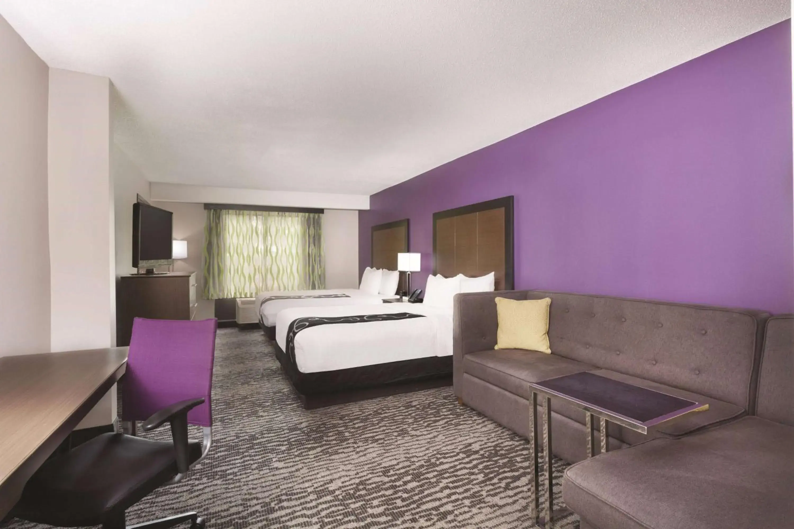 Photo of the whole room, Bed in La Quinta by Wyndham Columbus North Photo of the whole room, Bed in La Quinta by Wyndham Columbus North