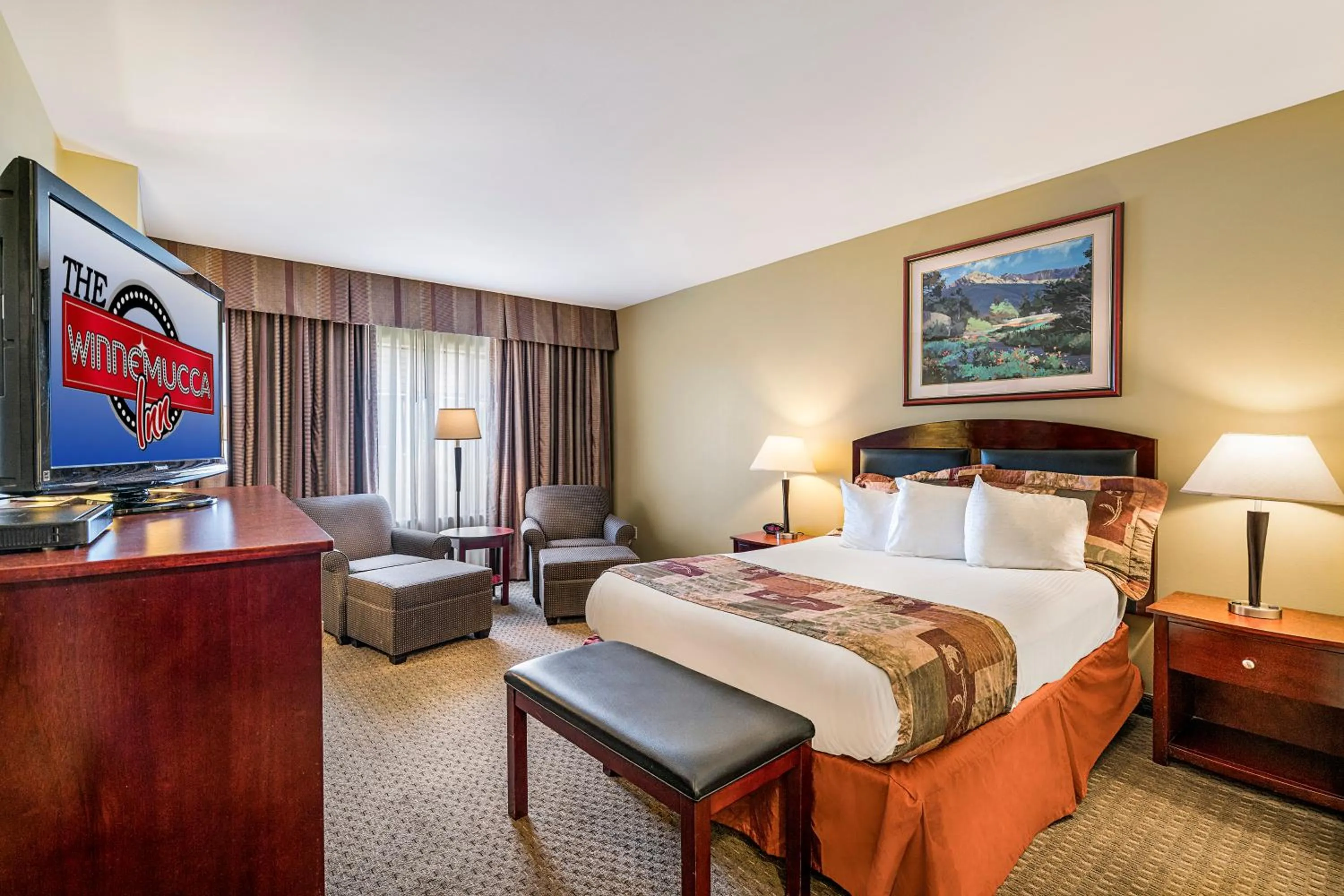 Bed in Winnemucca Inn & Casino