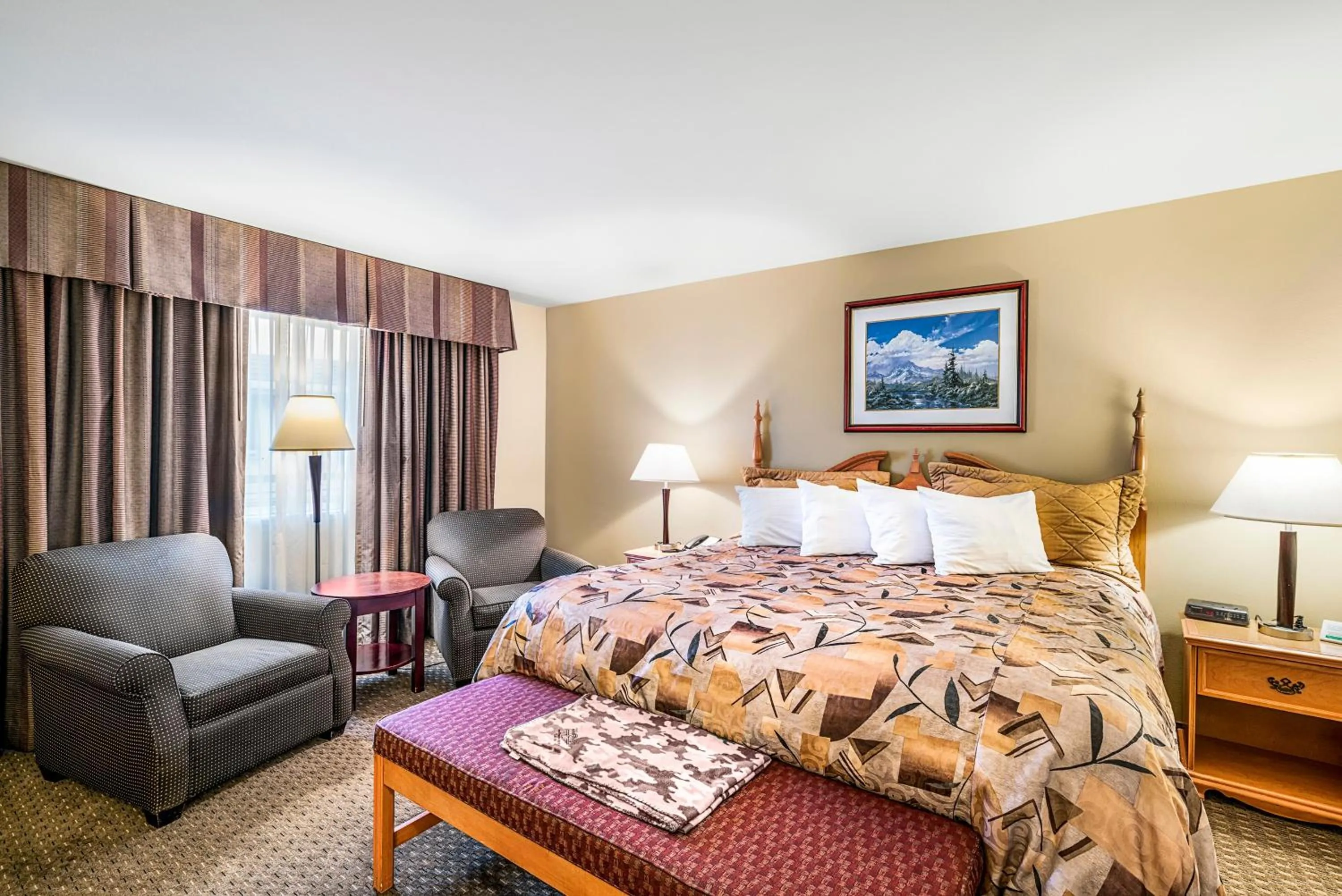 Bed in Winnemucca Inn & Casino