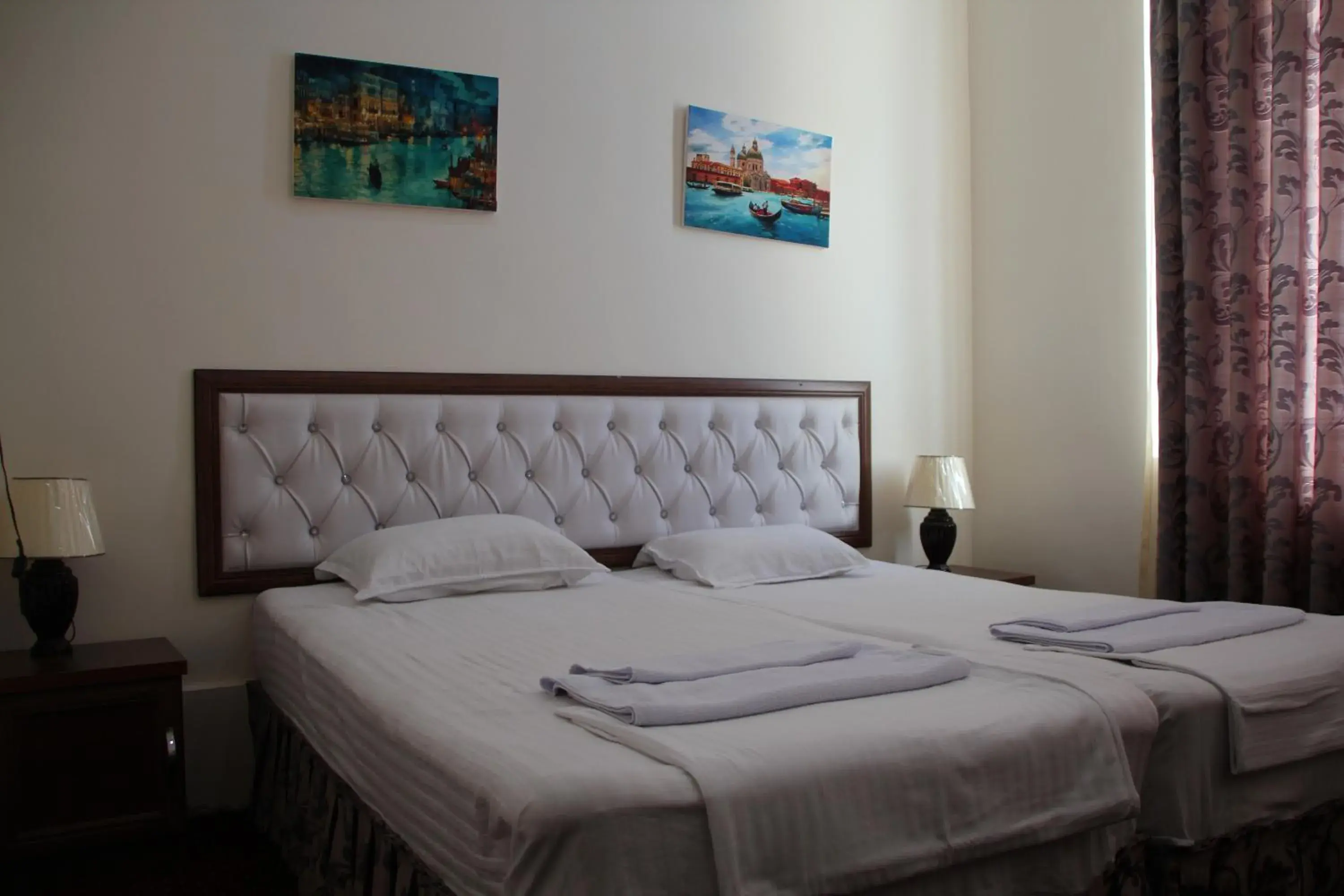 Twin Room with Shower - single occupancy in Hotel "GRAND WAY" Twin Room with Shower - single occupancy in Hotel "GRAND WAY"