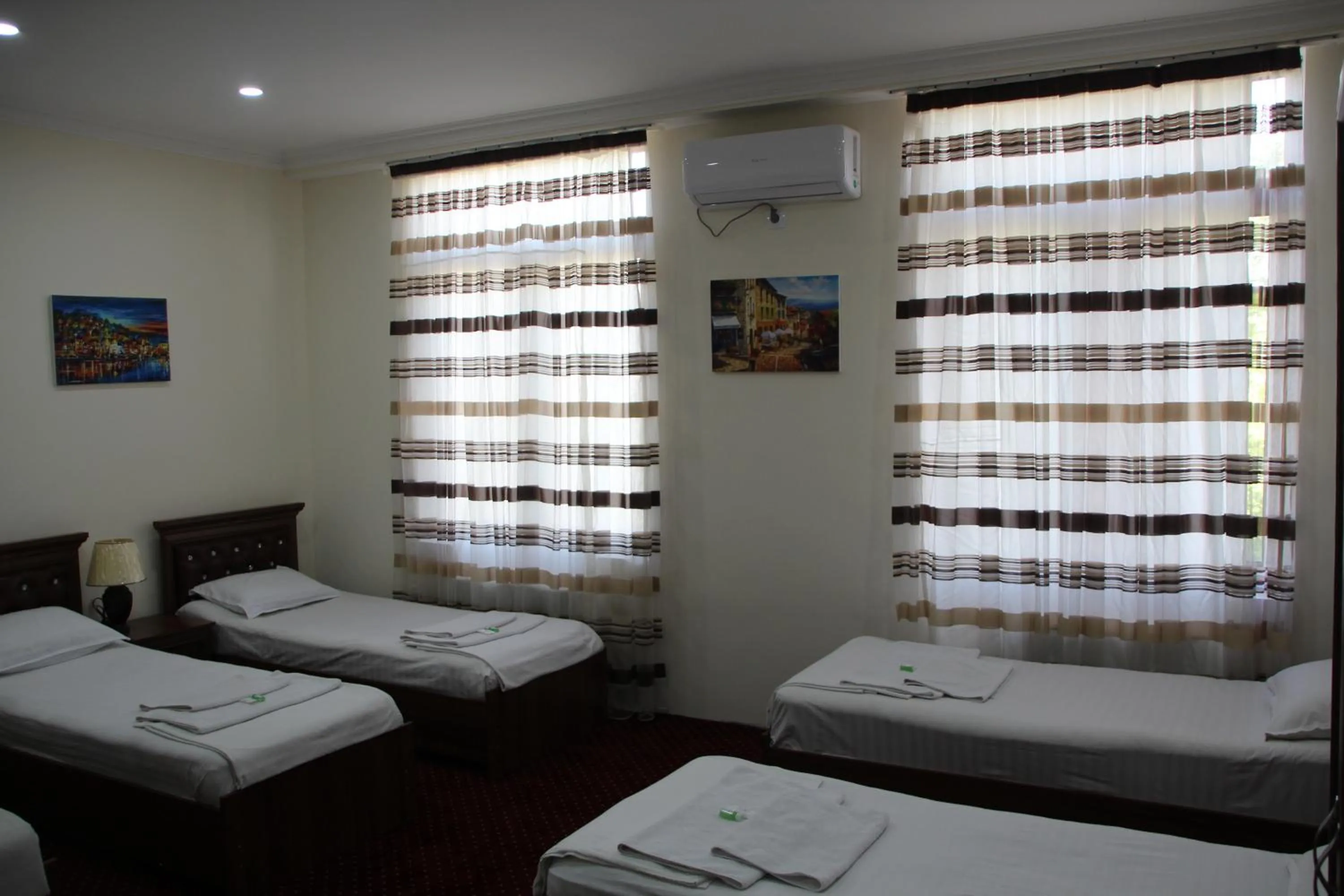 Quadruple Room with Bath in Hotel "GRAND WAY"