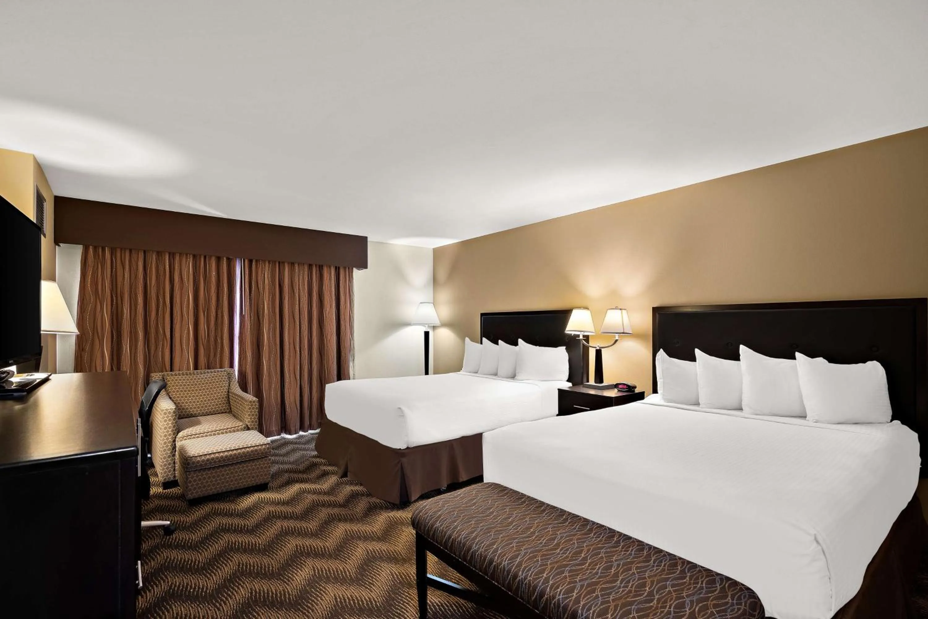 Bedroom, Bed in Best Western Plus Gold Country Inn