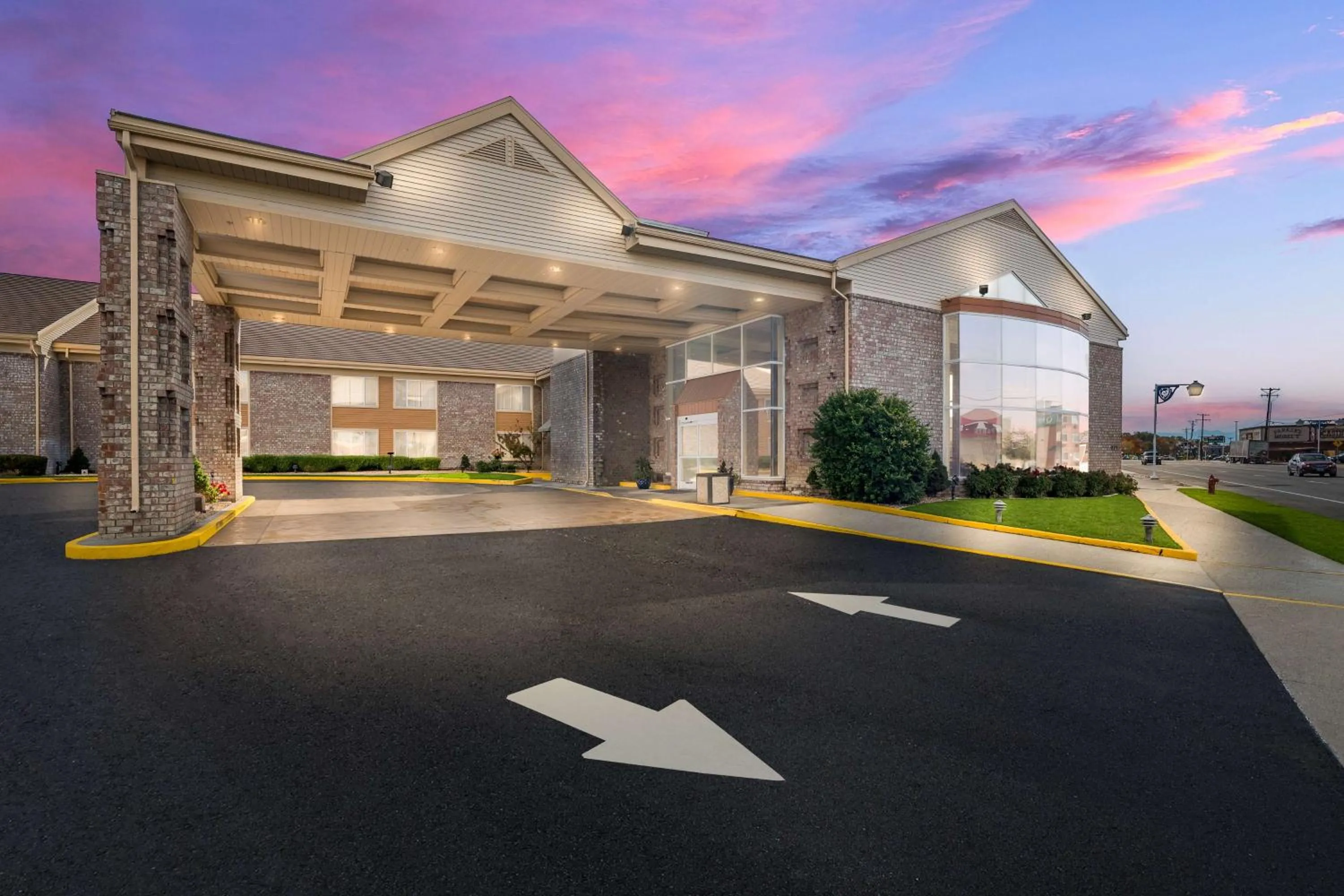 Property building in Best Western Plus Gold Country Inn