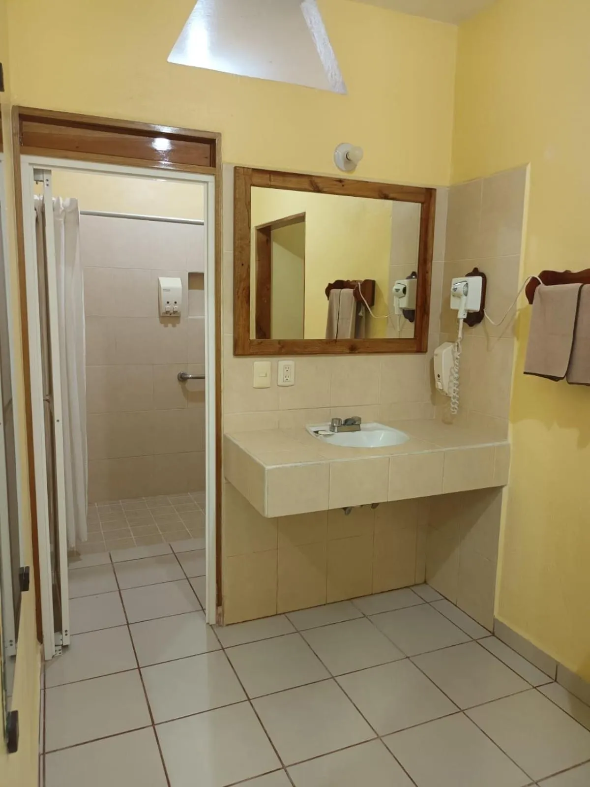 Shower in Hotel - Museo Xibalba