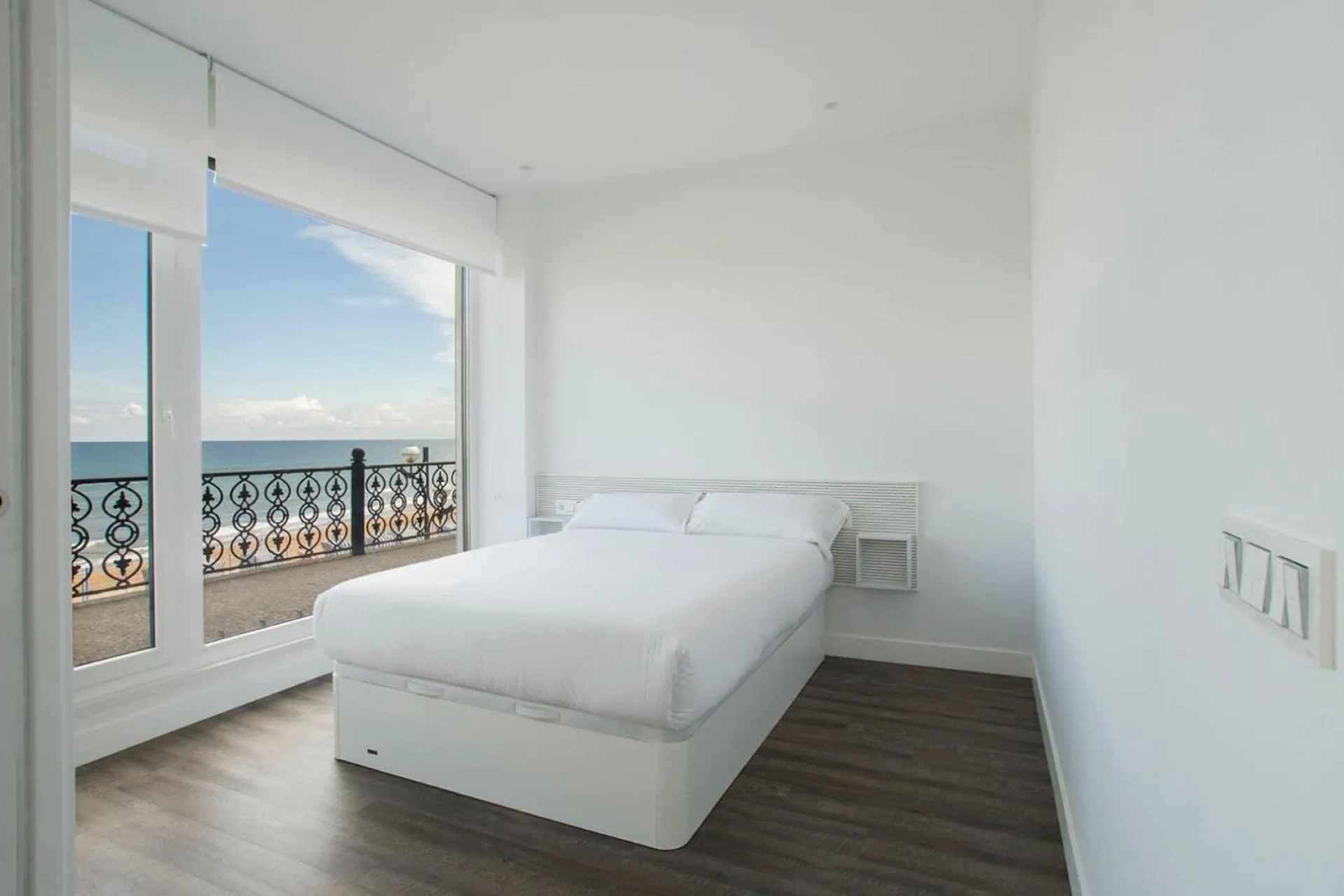 Bed in Apartamentos Good Duke by Egona