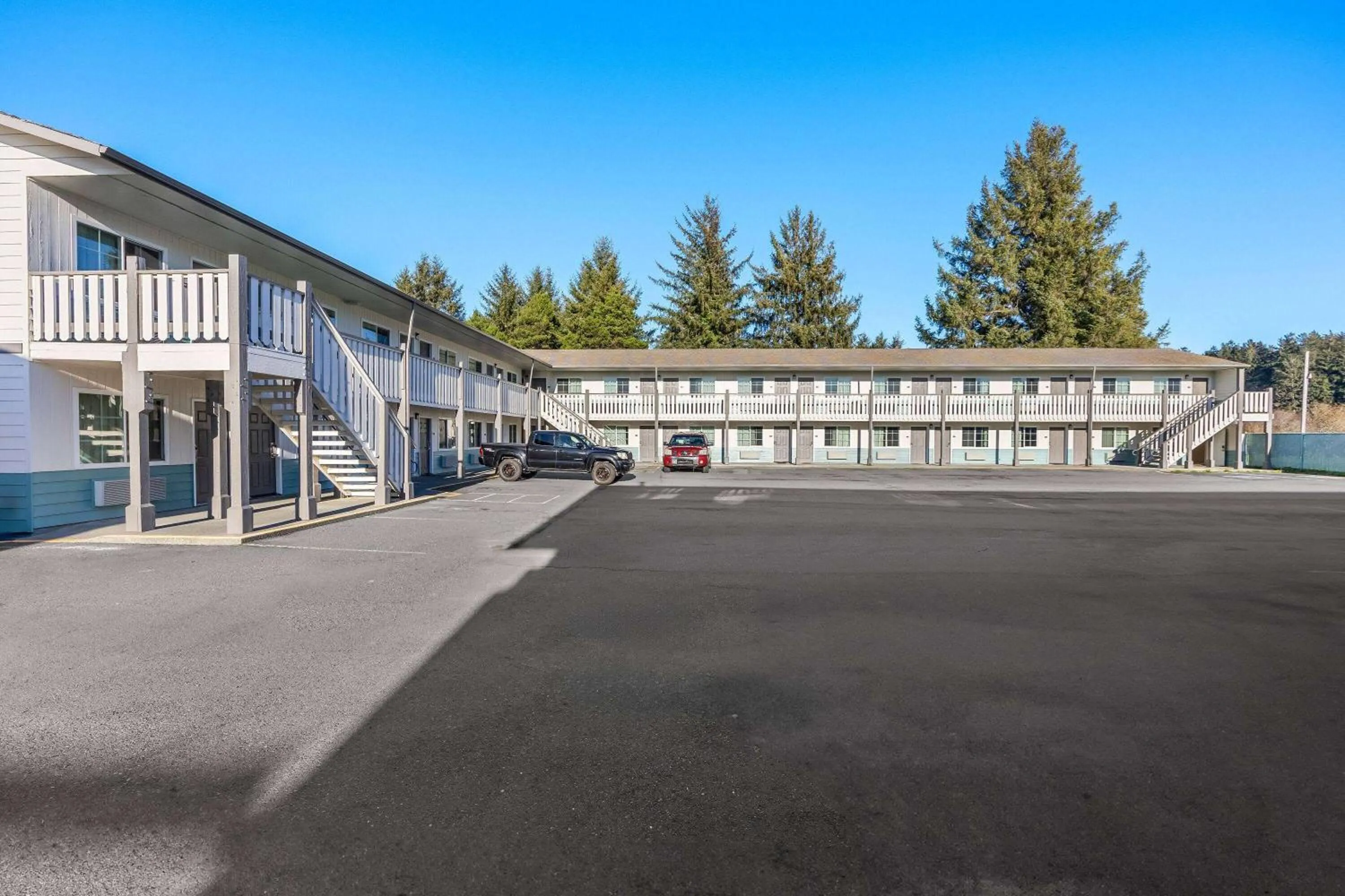 Property building in Super 8 by Wyndham Crescent City