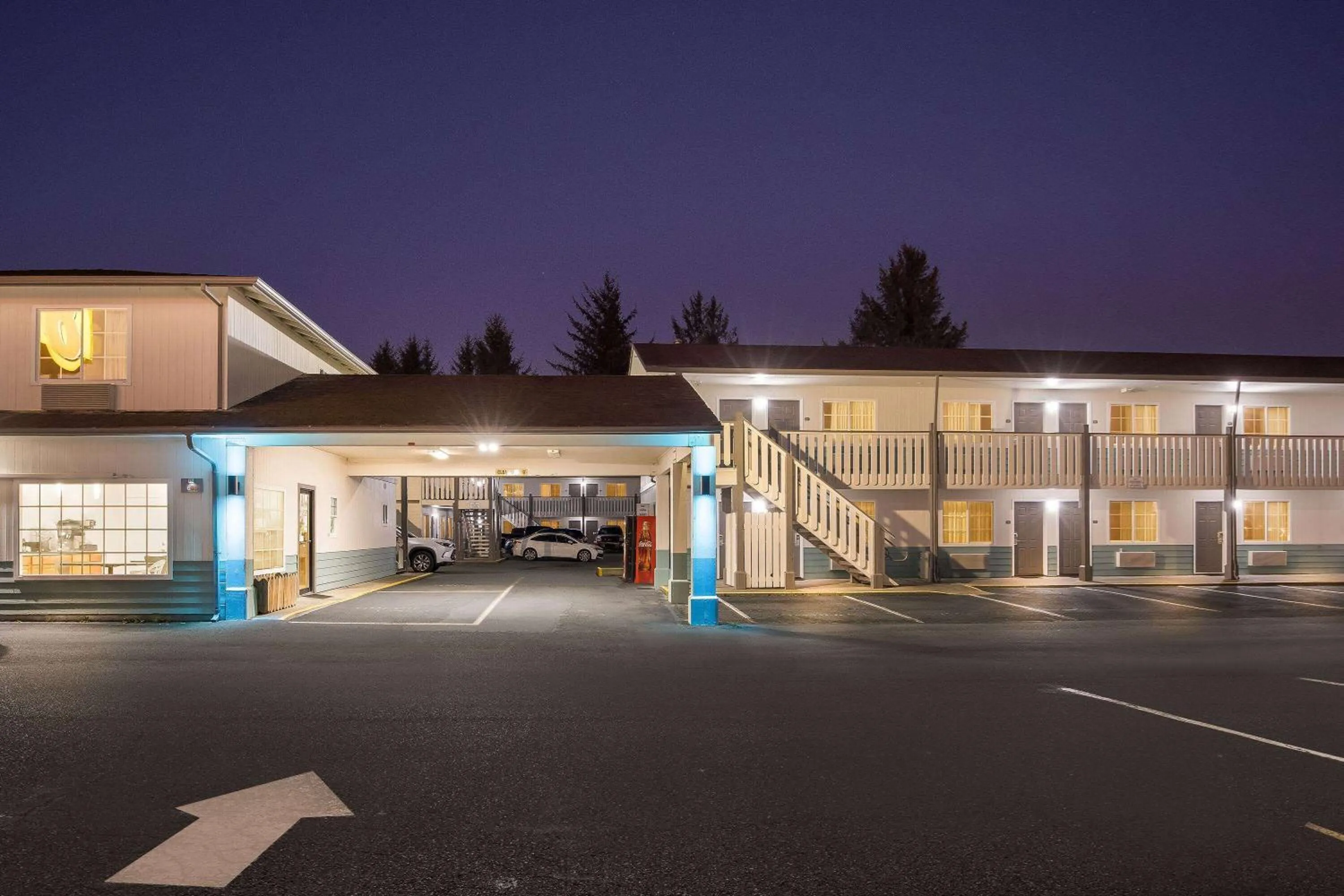 Property building in Super 8 by Wyndham Crescent City