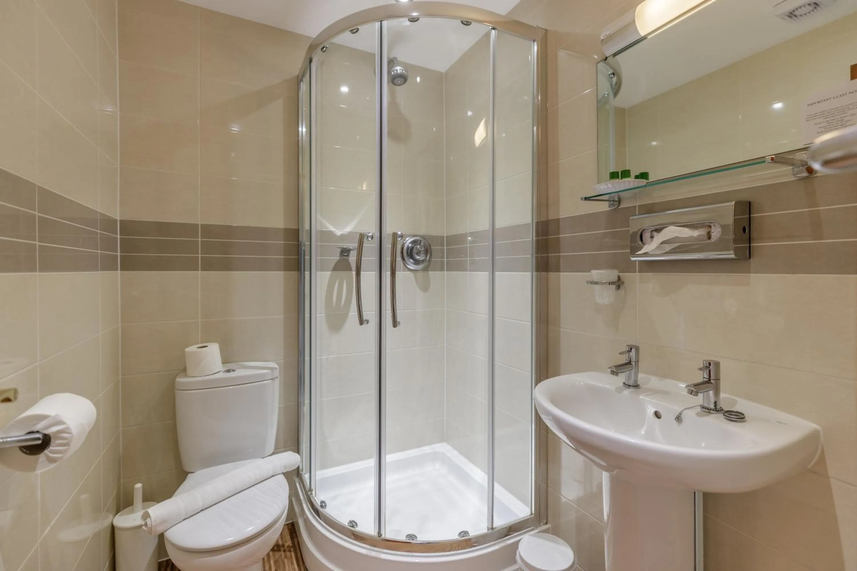 Shower in Swan Revived Hotel