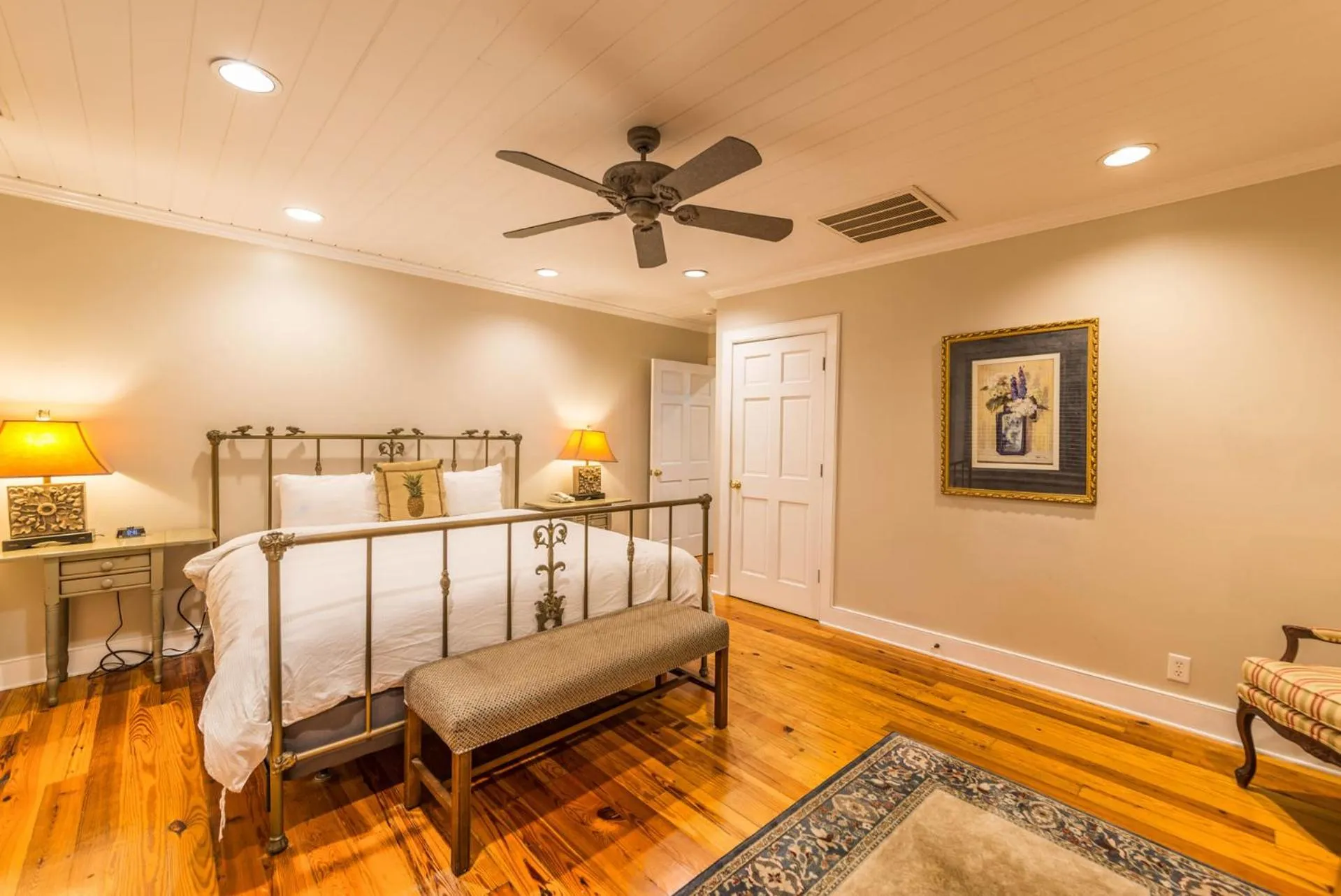 Bedroom, Bed in The Beaufort Inn