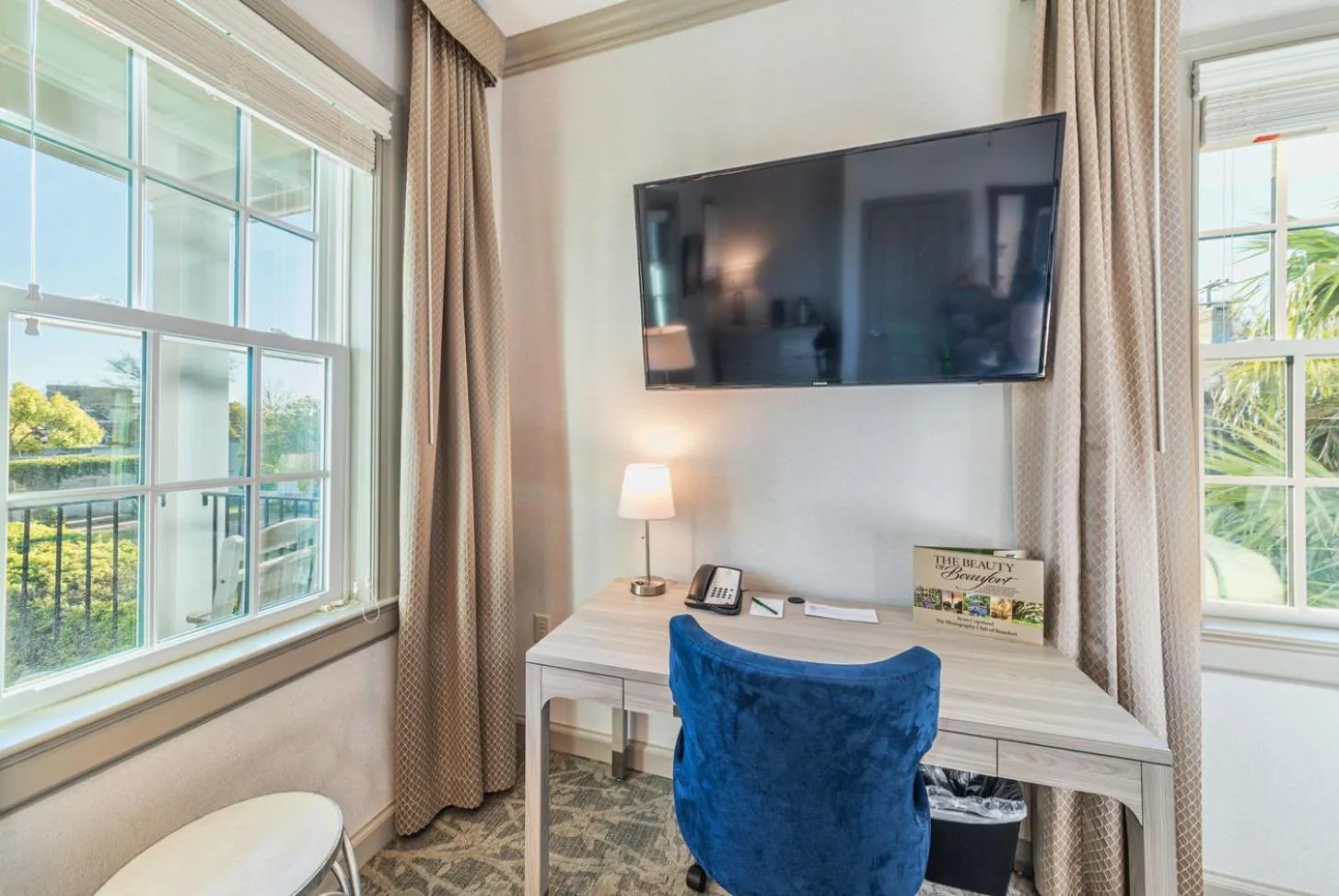 TV and multimedia in The Beaufort Inn