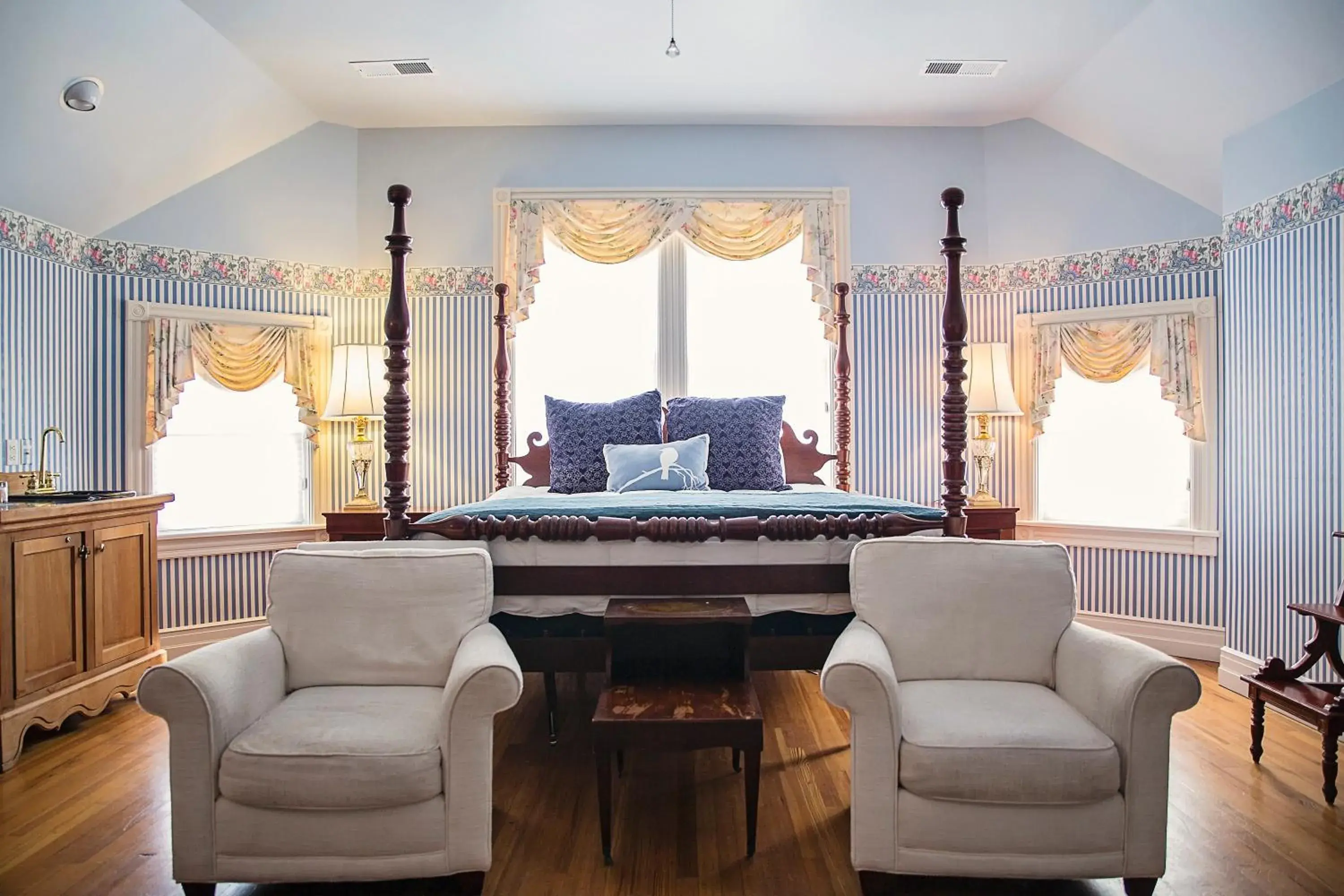 Historic King in The Beaufort Inn Historic King in The Beaufort Inn