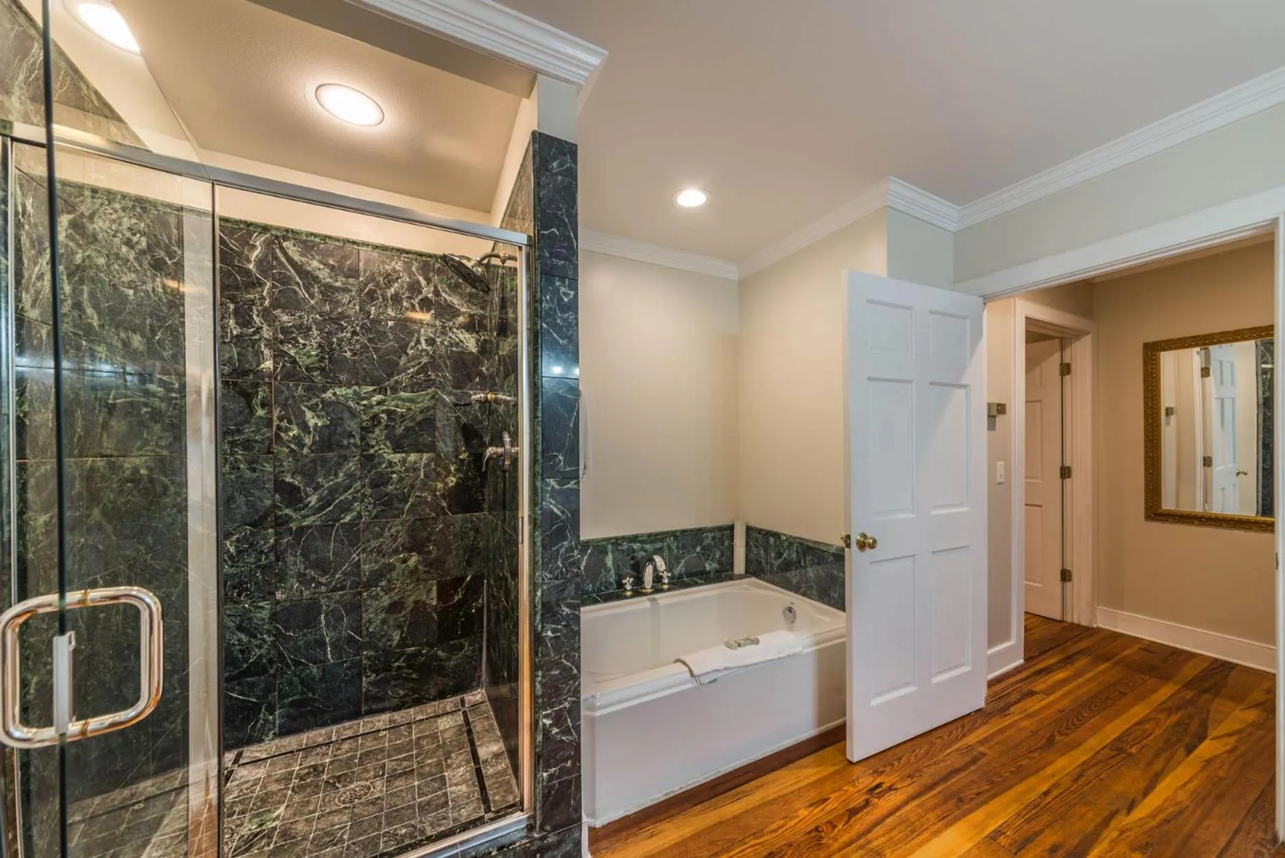 Bathroom in The Beaufort Inn