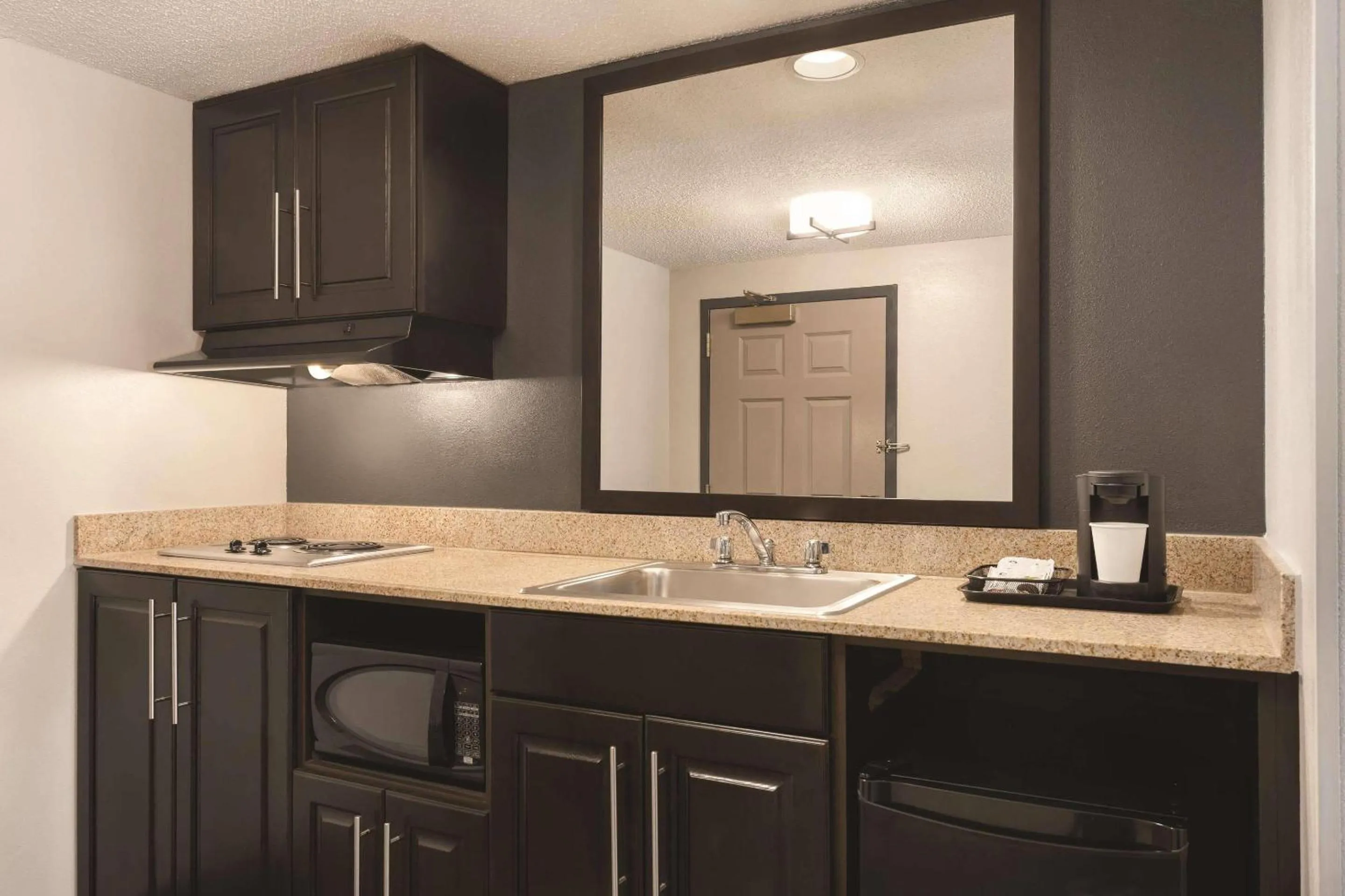 Bedroom in Country Inn & Suites by Radisson Raleigh-Durham Airport NC