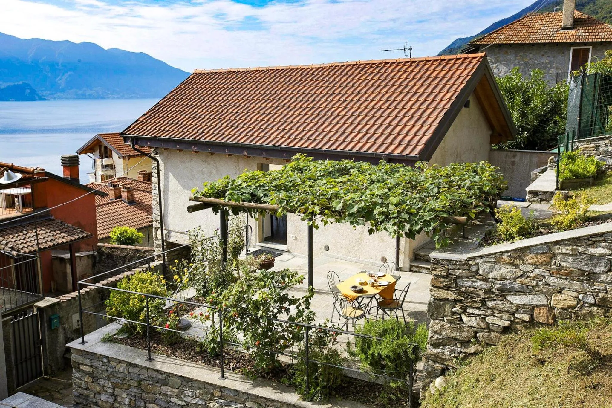 Property building in Casa Lumaca