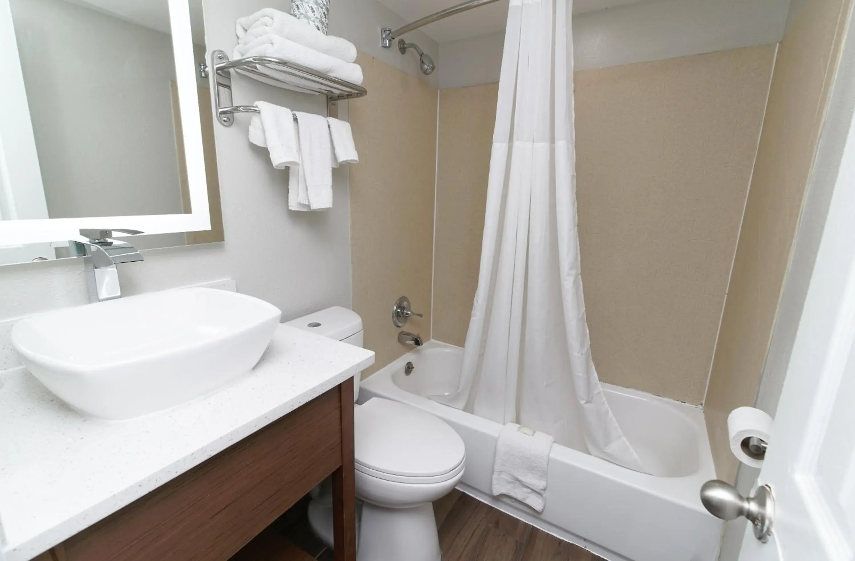 Bathroom in Seashire Inn & Suites