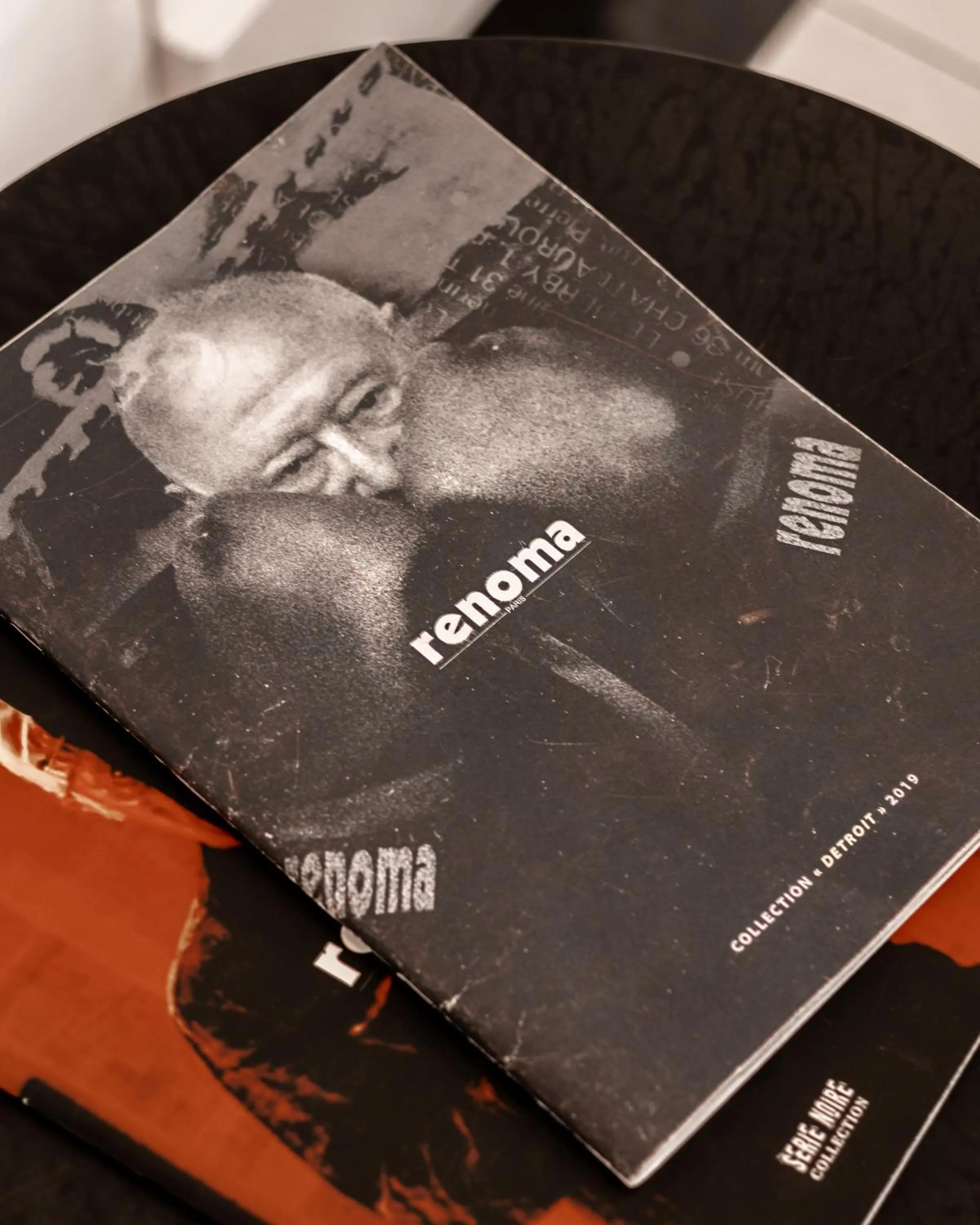 Text overlay in Renoma