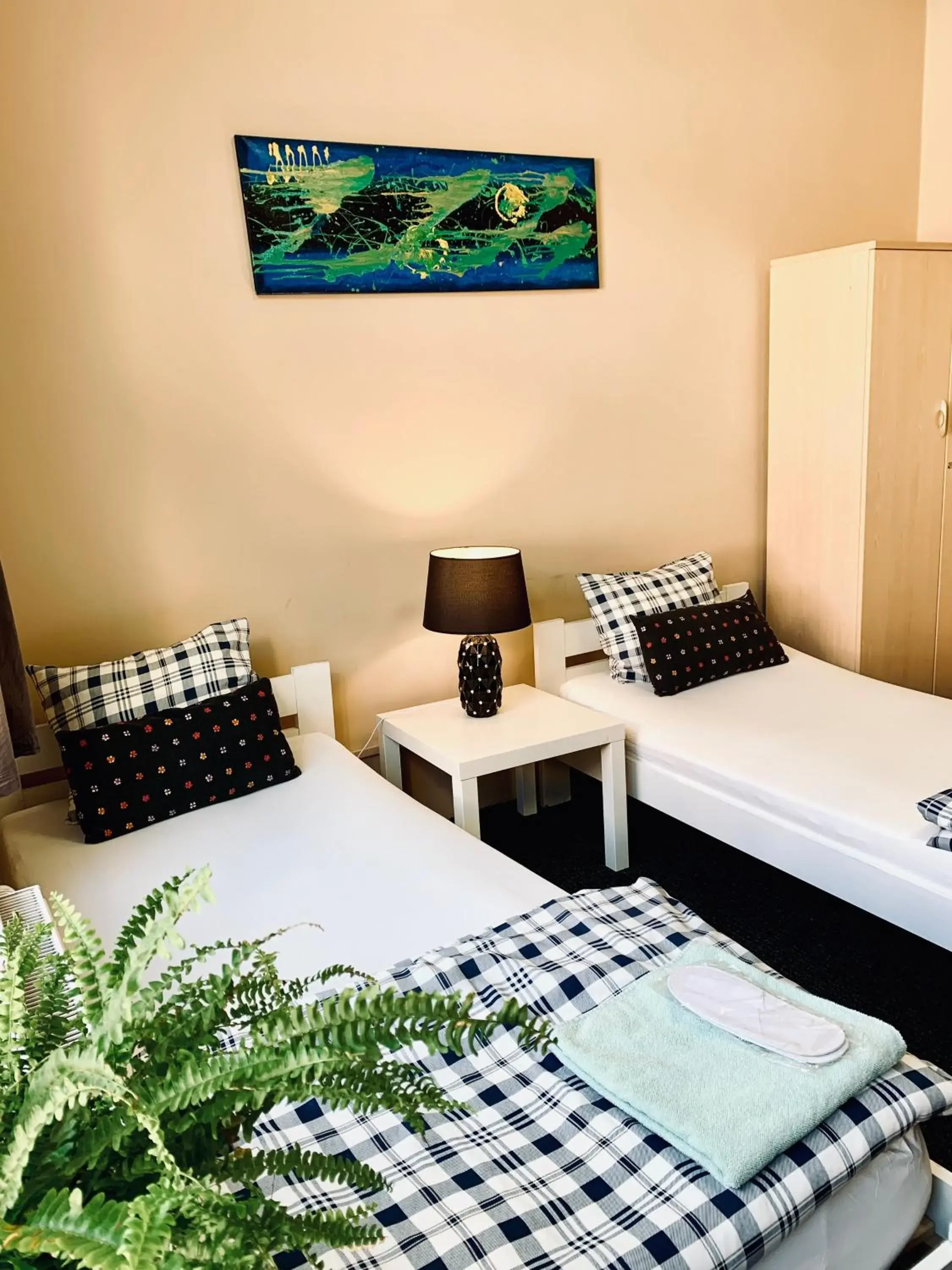 Deluxe Double Room (2 Adults + 1 Child) in Chilli Hostel Deluxe Double Room (2 Adults + 1 Child) in Chilli Hostel