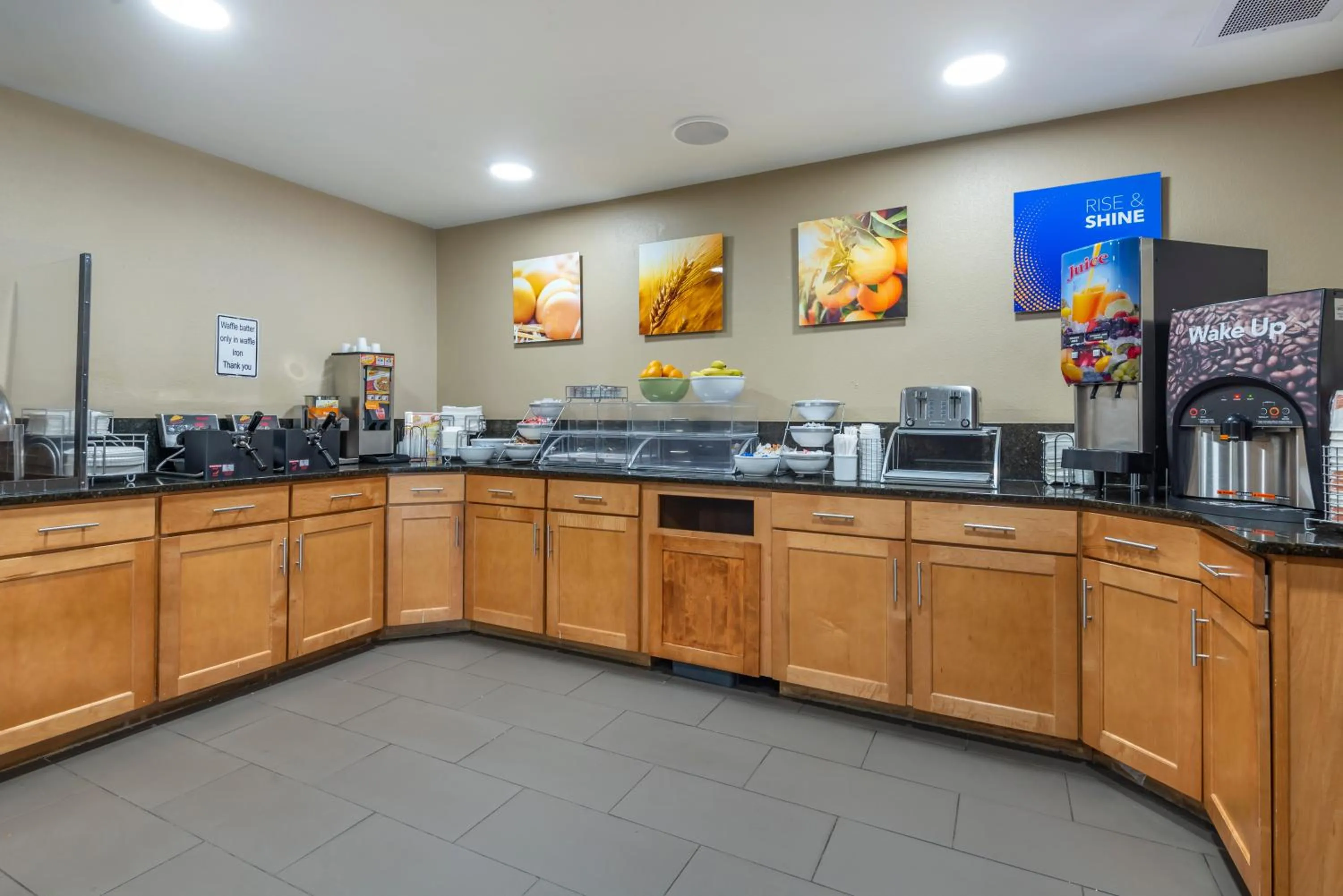 Breakfast in Comfort Inn Asheville East-Blue Ridge Pkwy Access