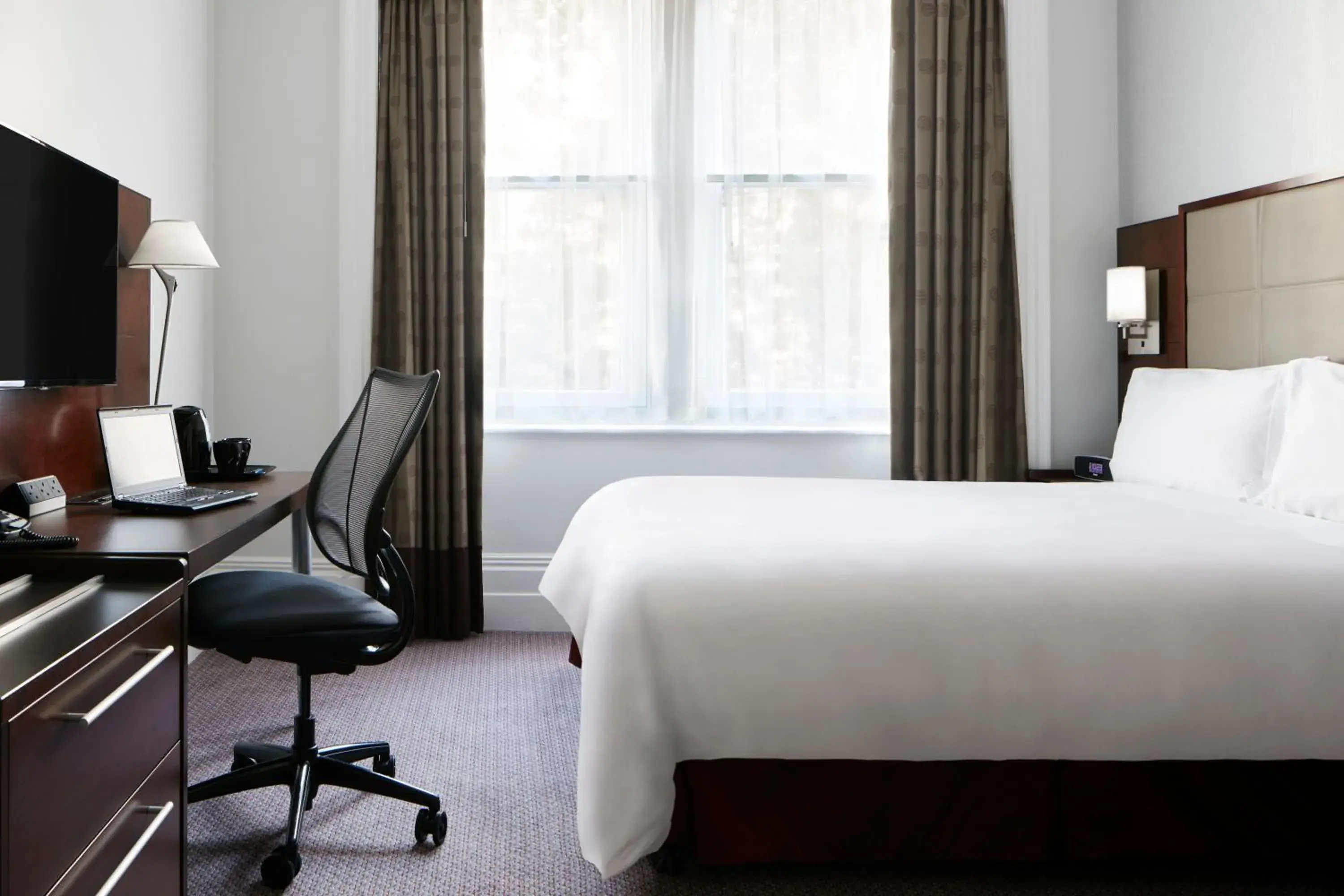 Bed in The Grand at Trafalgar Square Bed in The Grand at Trafalgar Square