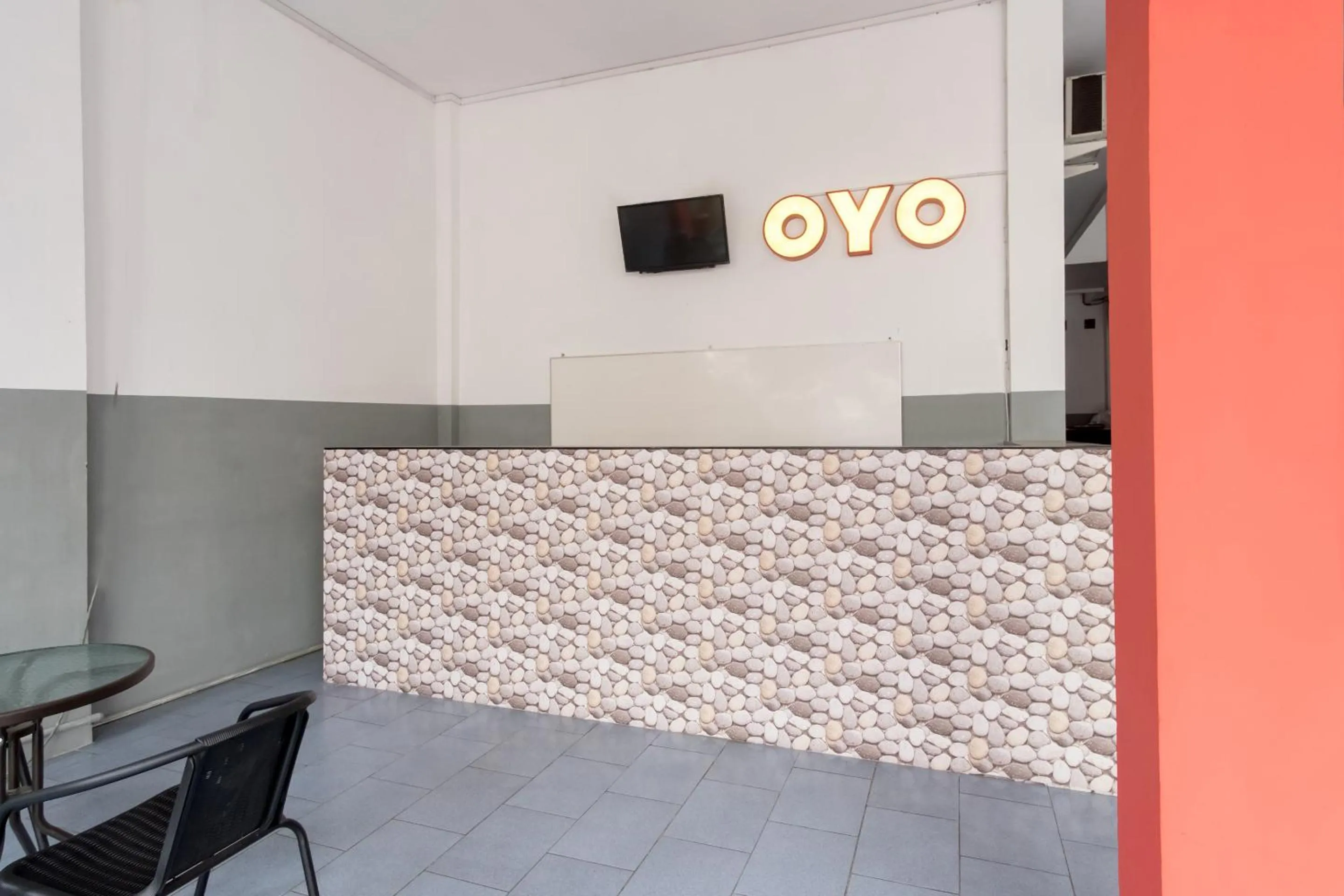 Lobby or reception in OYO 447 Hutasimo Residence