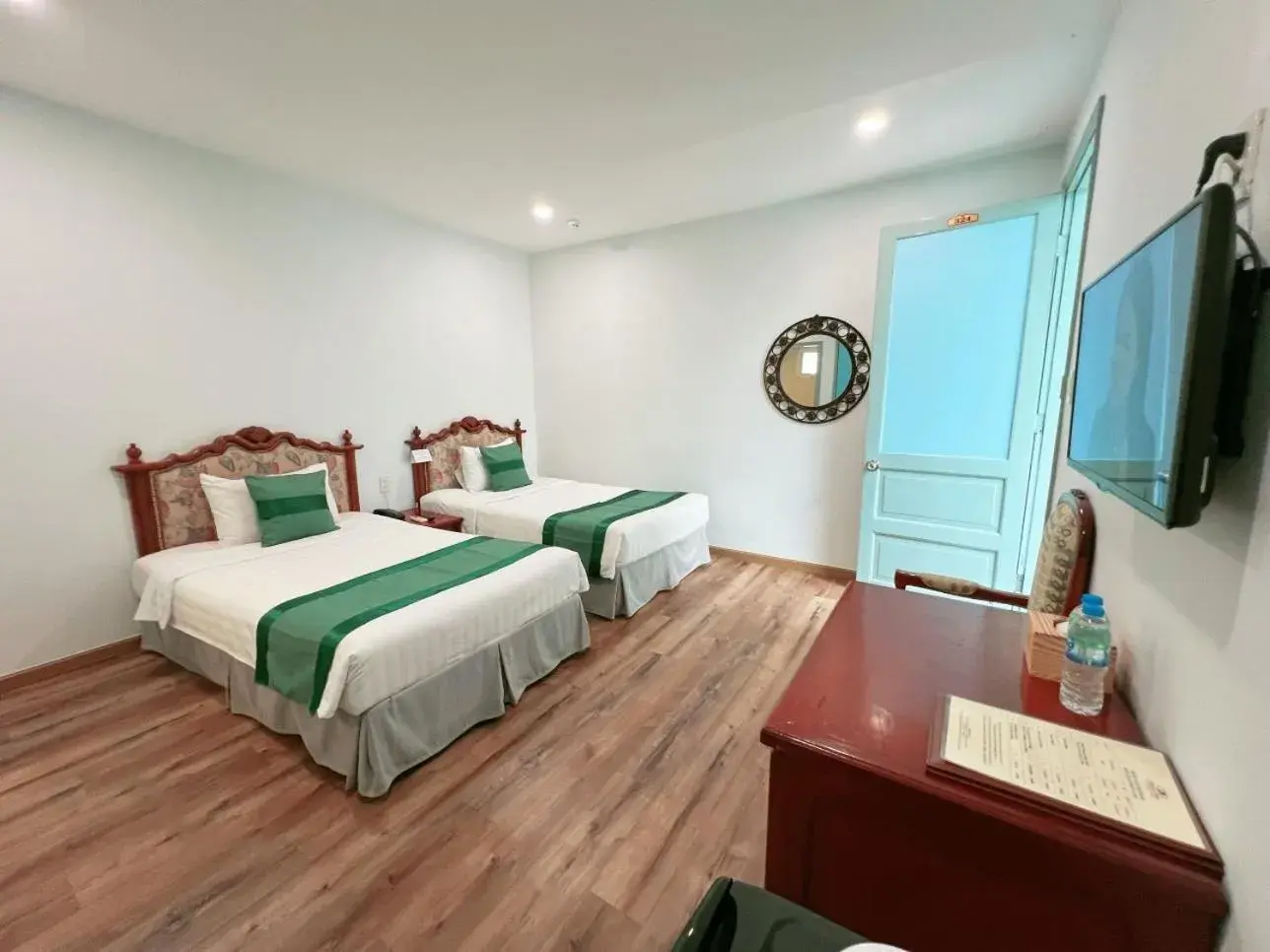 Standard Twin Room No Window in Riverside Hotel Saigon Standard Twin Room No Window in Riverside Hotel Saigon