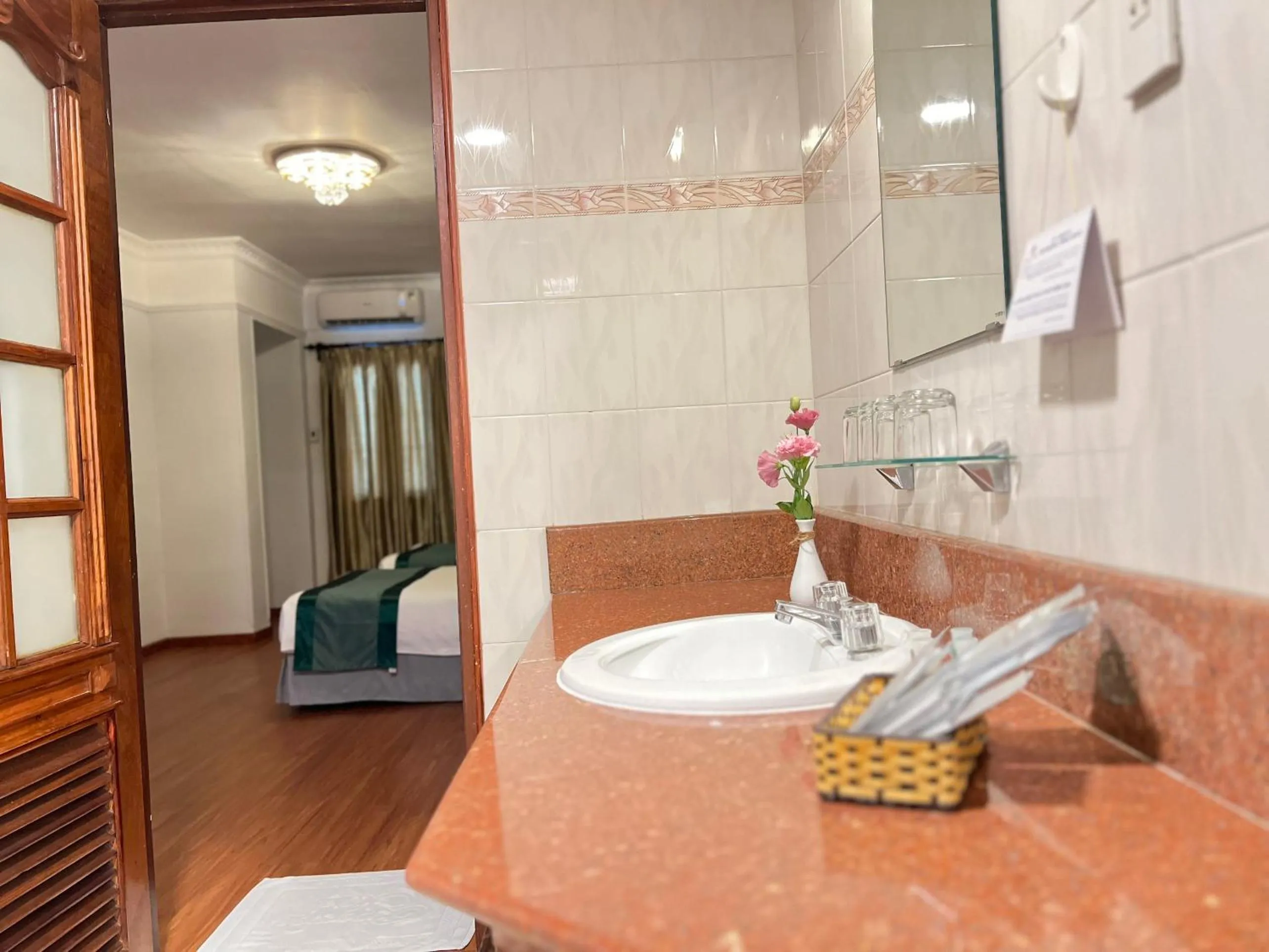 Riverside Hotel Saigon