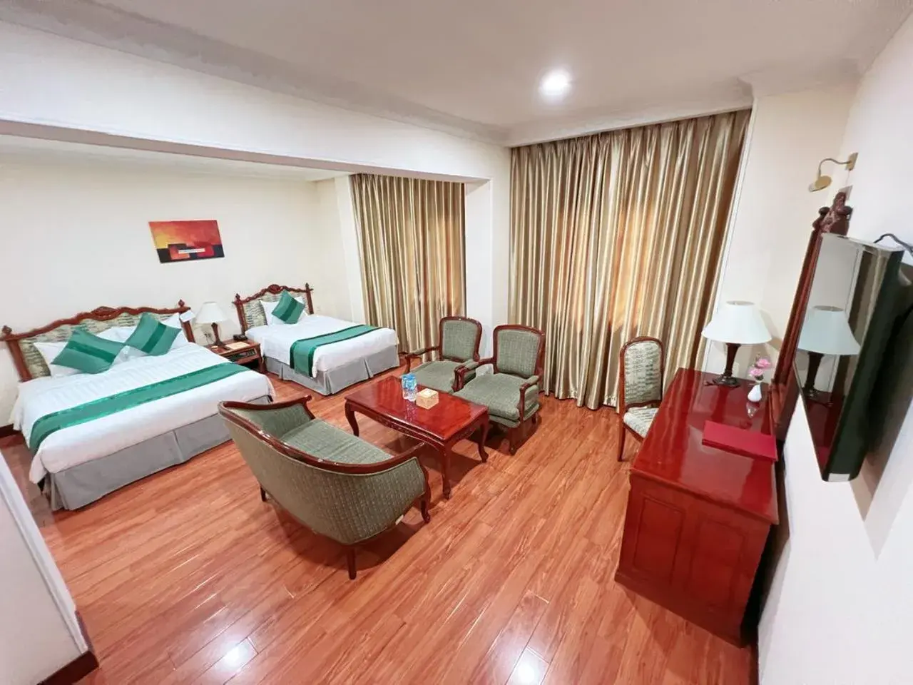 Bed in Riverside Hotel Saigon Bed in Riverside Hotel Saigon