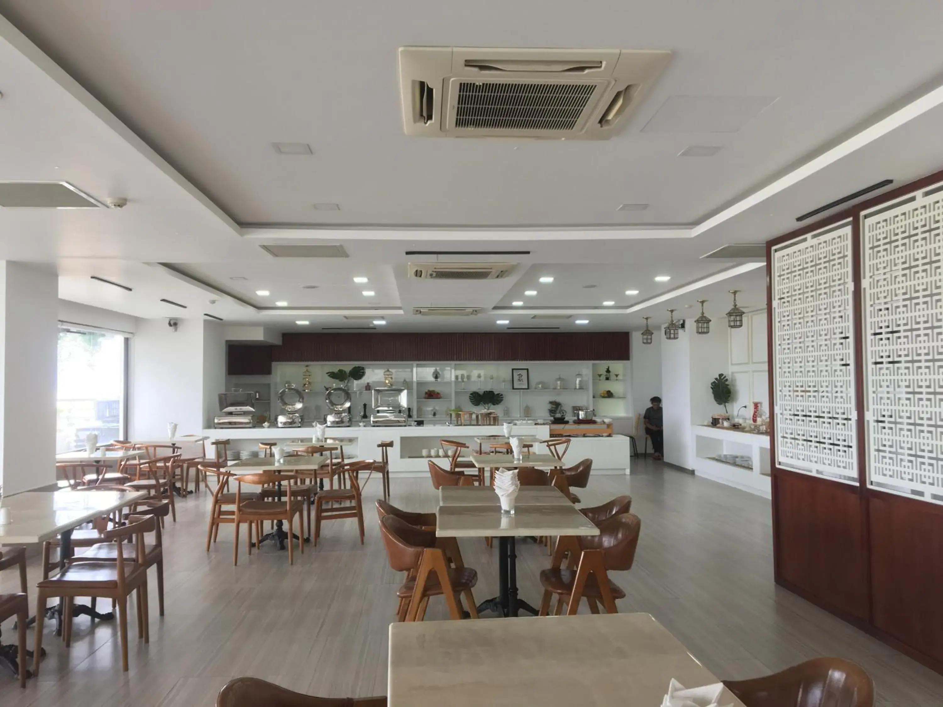 Restaurant/places to eat in Vinh Trung Plaza Hotel Restaurant/places to eat in Vinh Trung Plaza Hotel