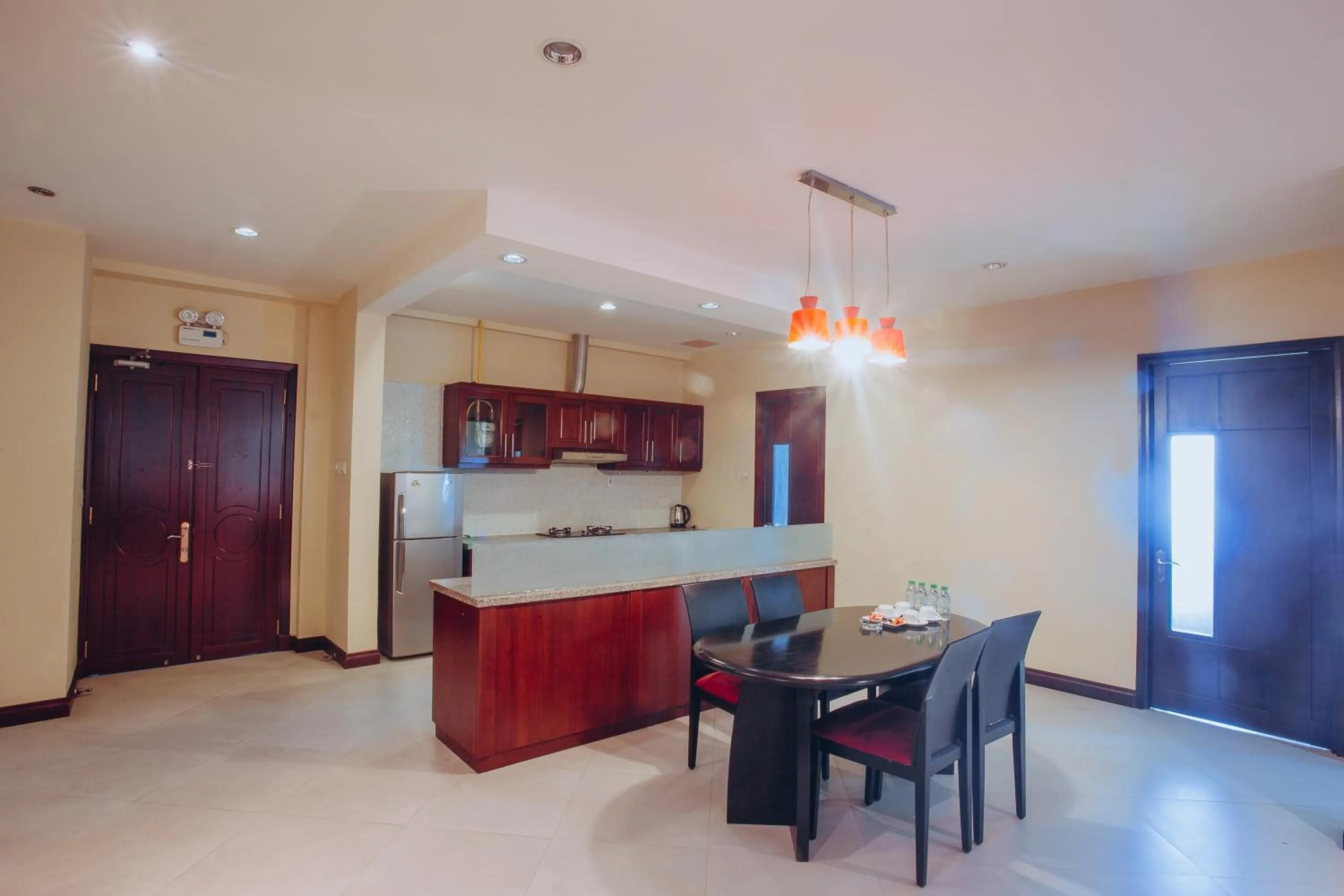 kitchen in Vinh Trung Plaza Hotel