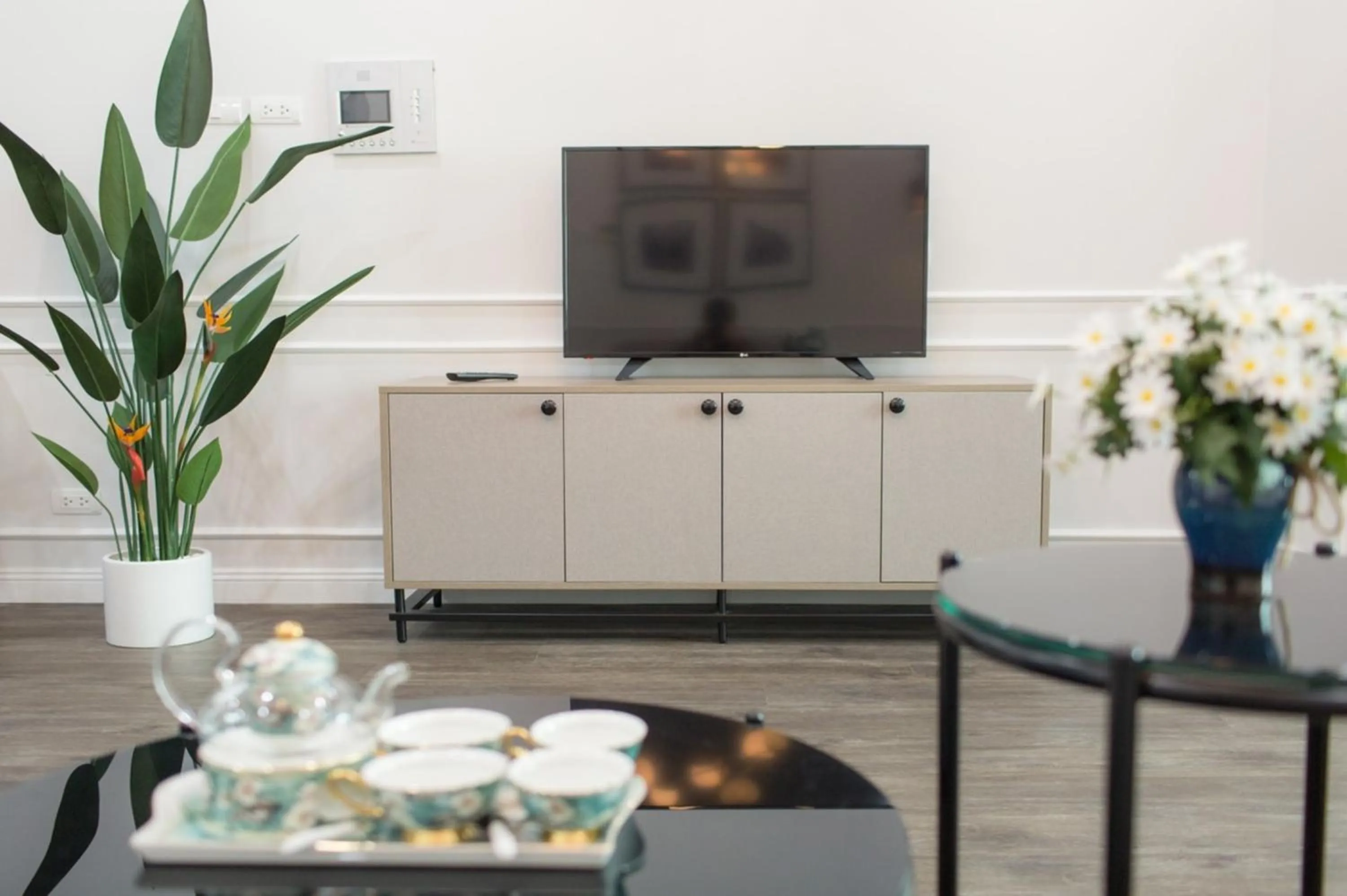 TV and multimedia in Vinh Trung Plaza Hotel