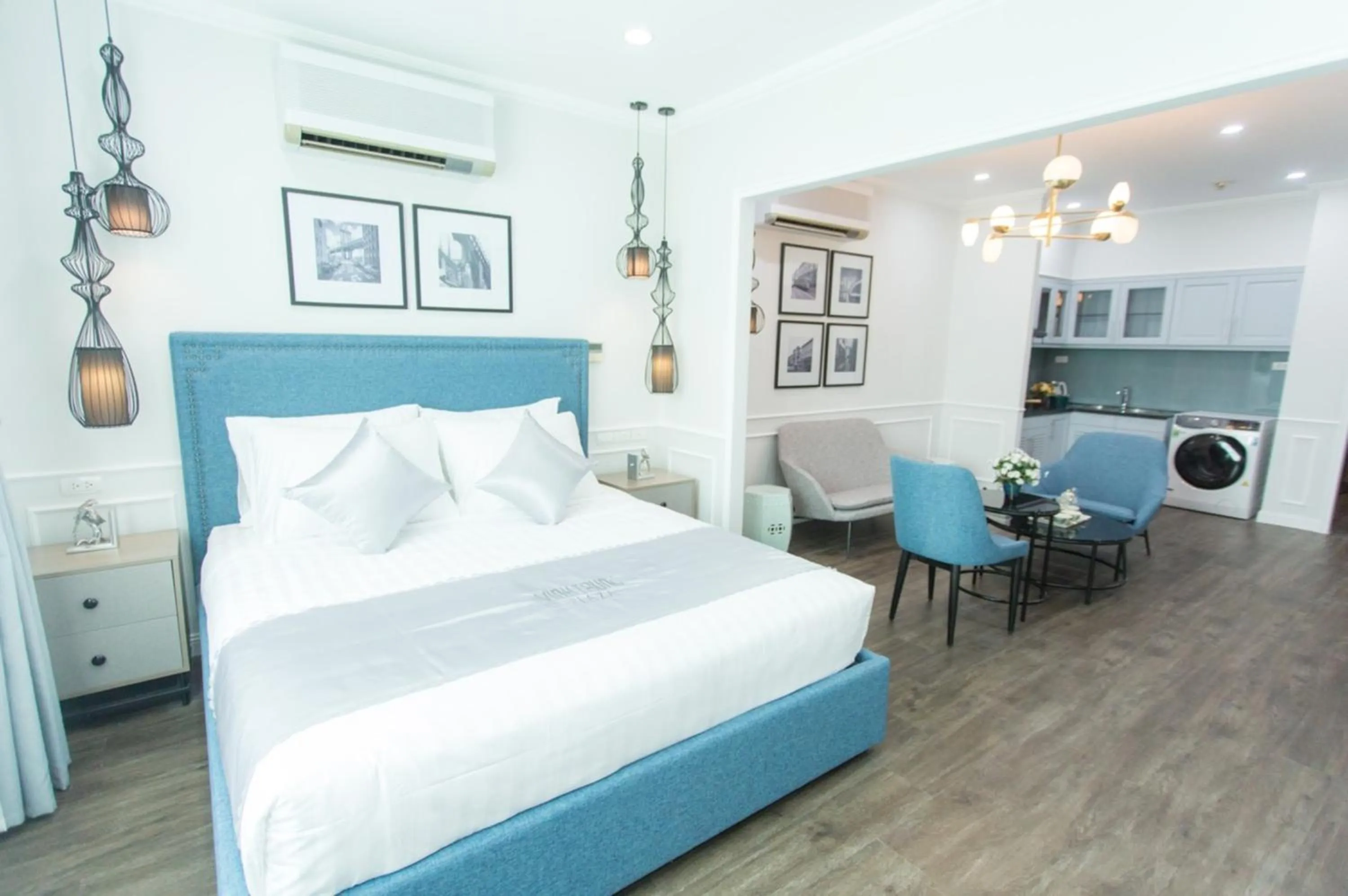 Bedroom, Bed in Vinh Trung Plaza Hotel