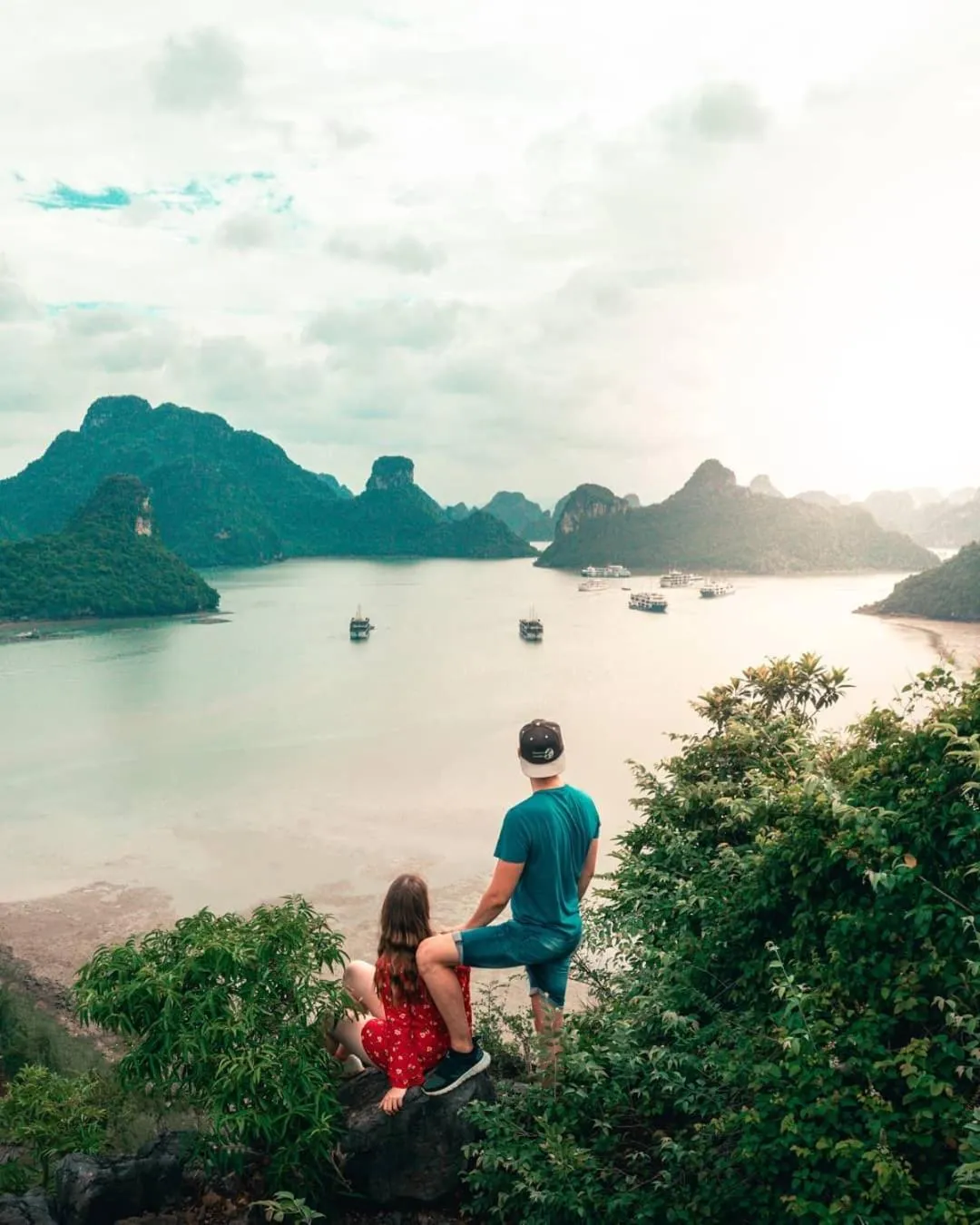 People in Sea Pearl Cat Ba Hotel