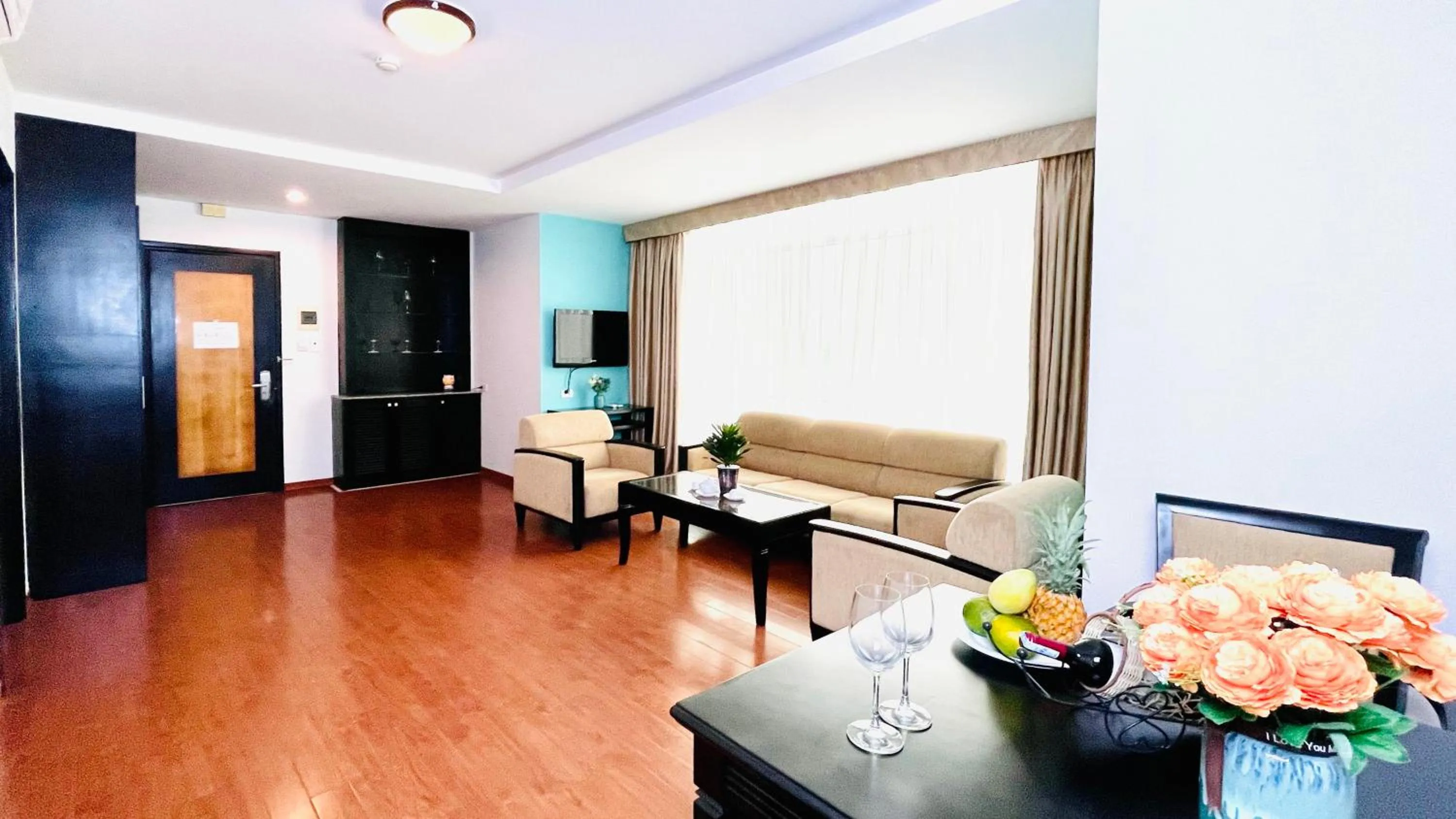 Living room in Sea Pearl Cat Ba Hotel