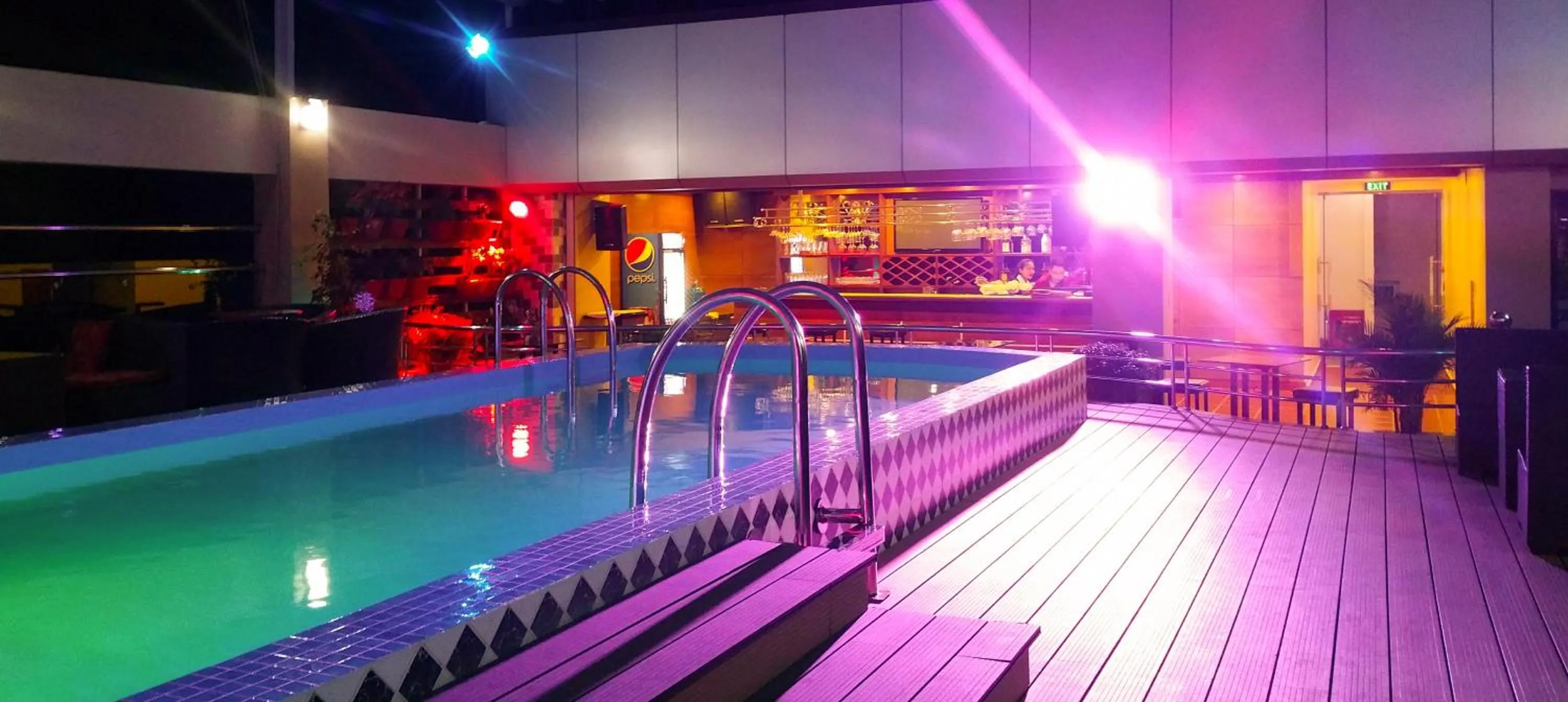 Swimming pool in Sea Pearl Cat Ba Hotel