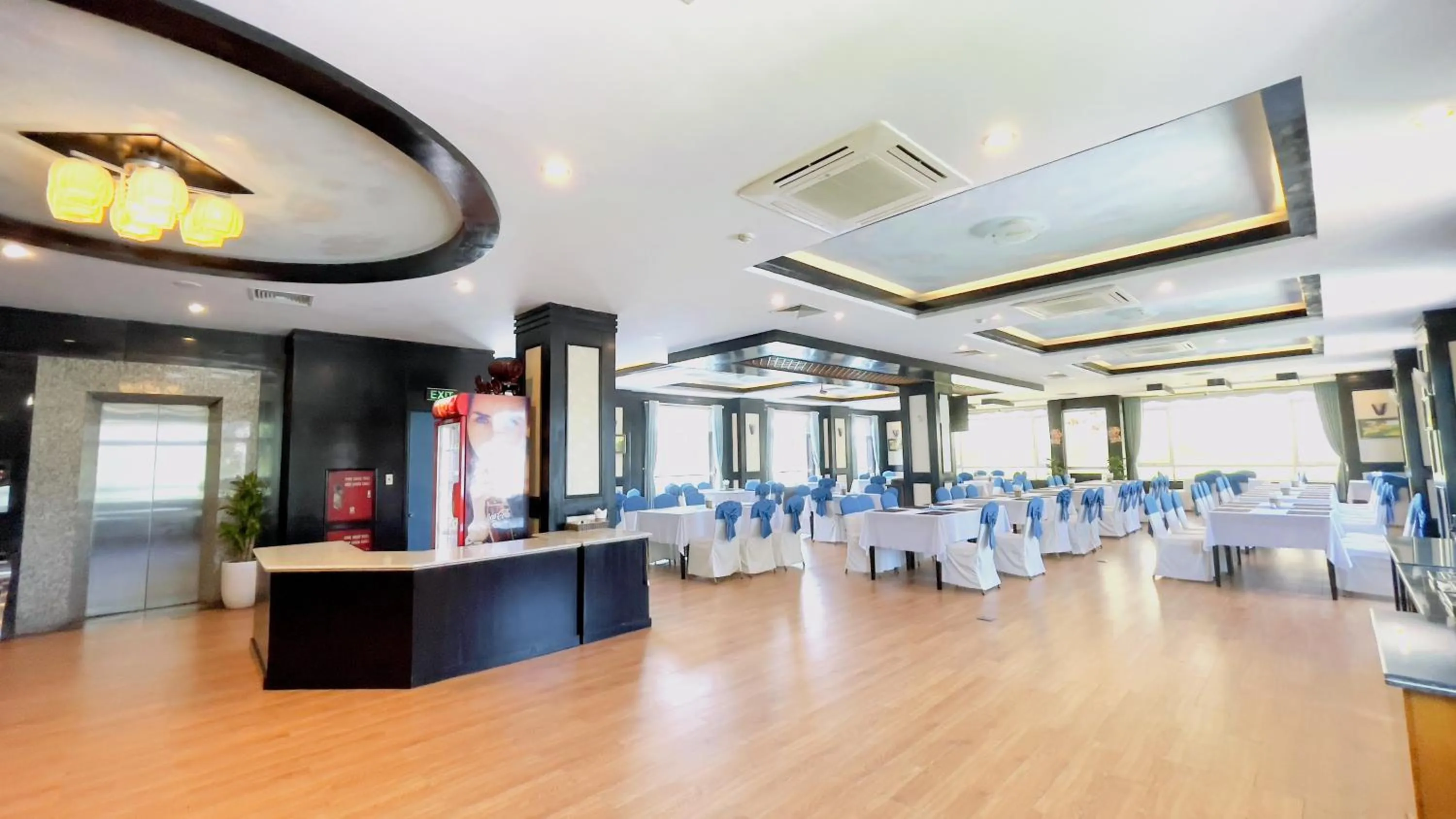 Restaurant/places to eat in Sea Pearl Cat Ba Hotel