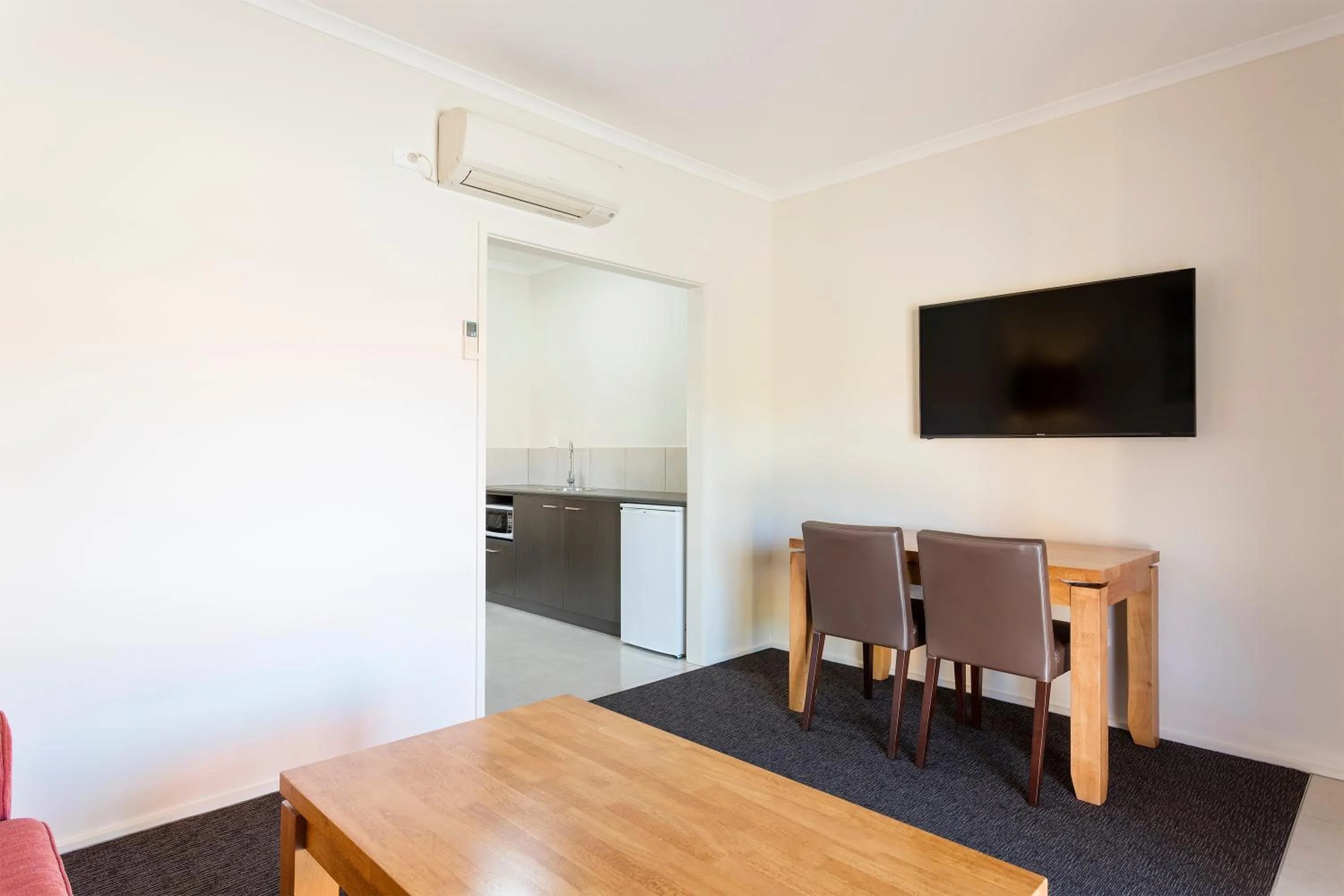 Bedroom in Quality Inn Colonial