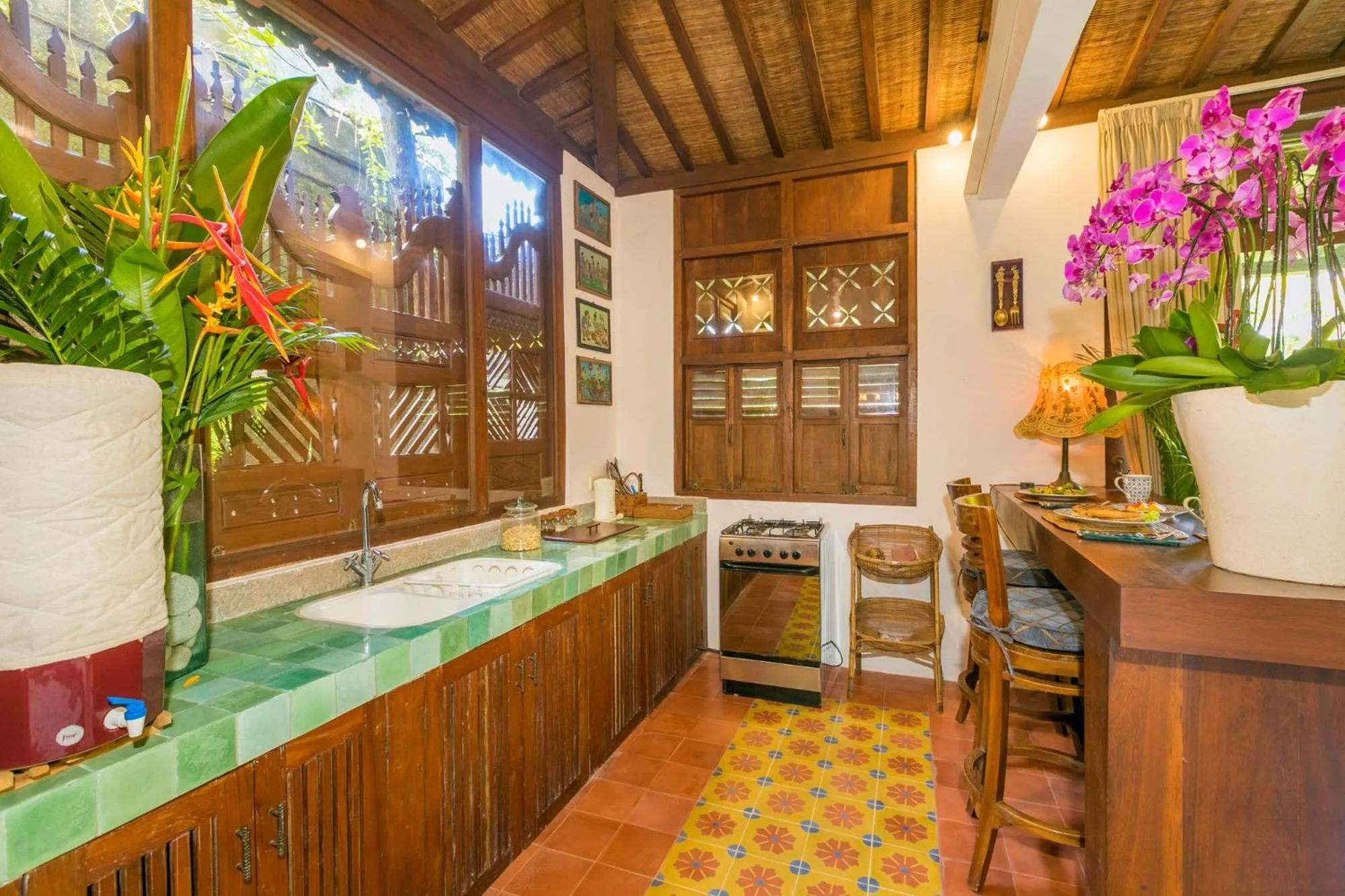Kitchen or kitchenette in Villa Kampung Kecil Boutique Hotel