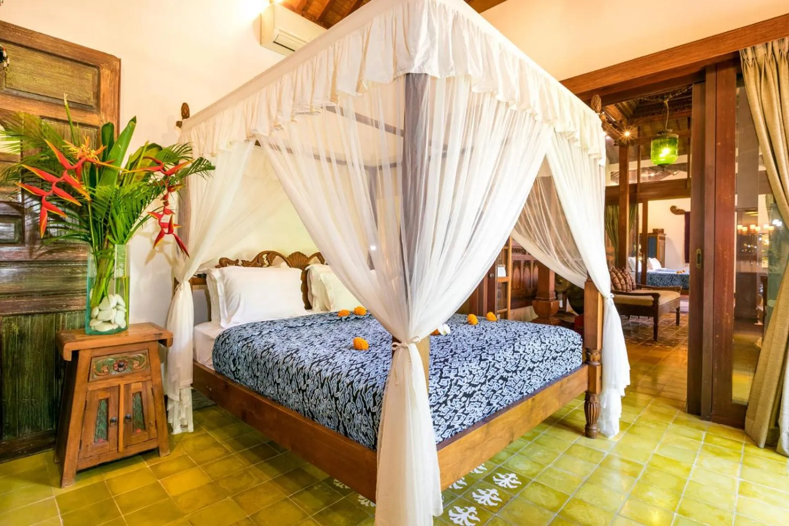 Bed in Villa Kampung Kecil Boutique Hotel