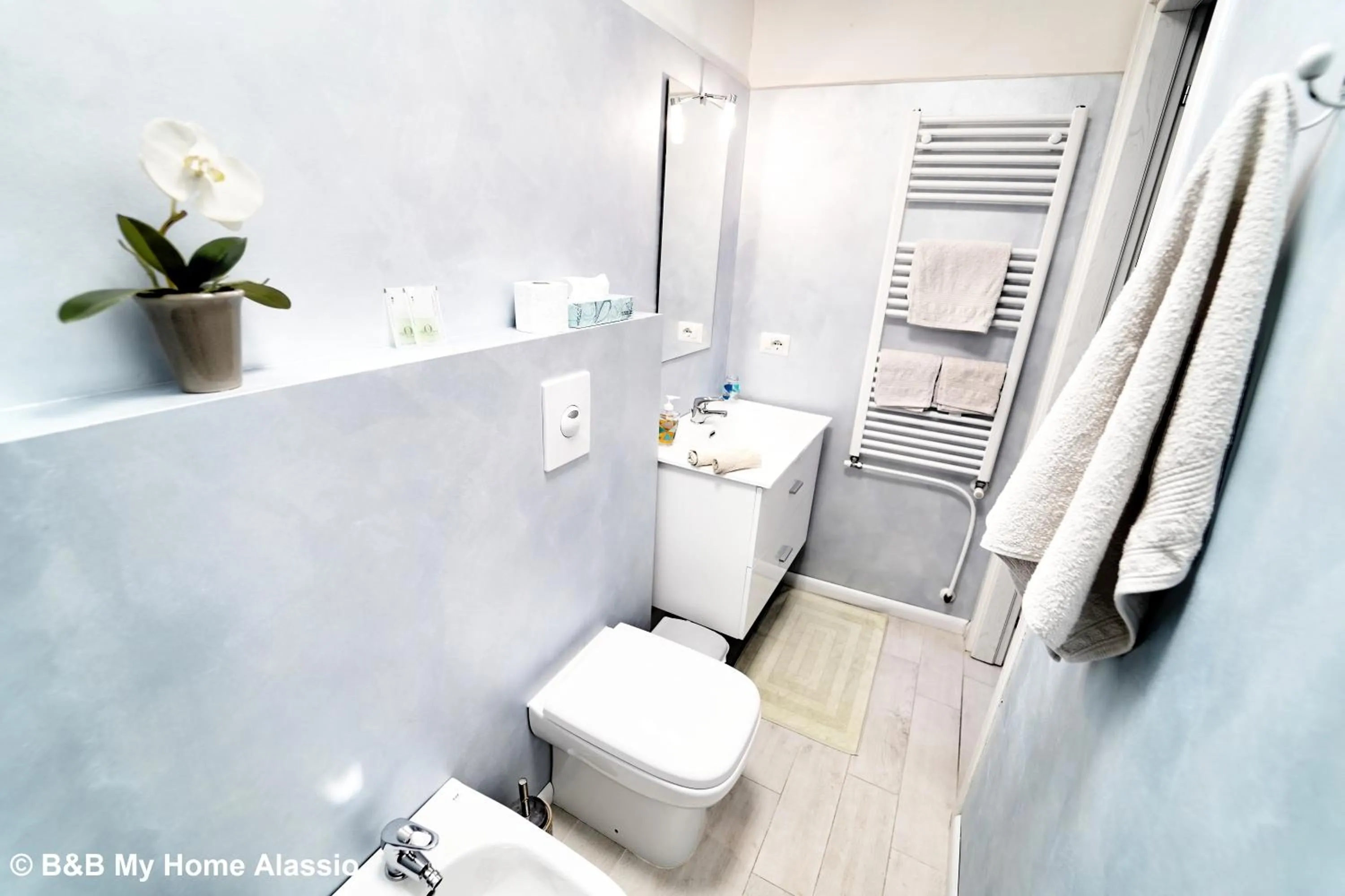 Toilet in Bed & Breakfast My Home - Alassio