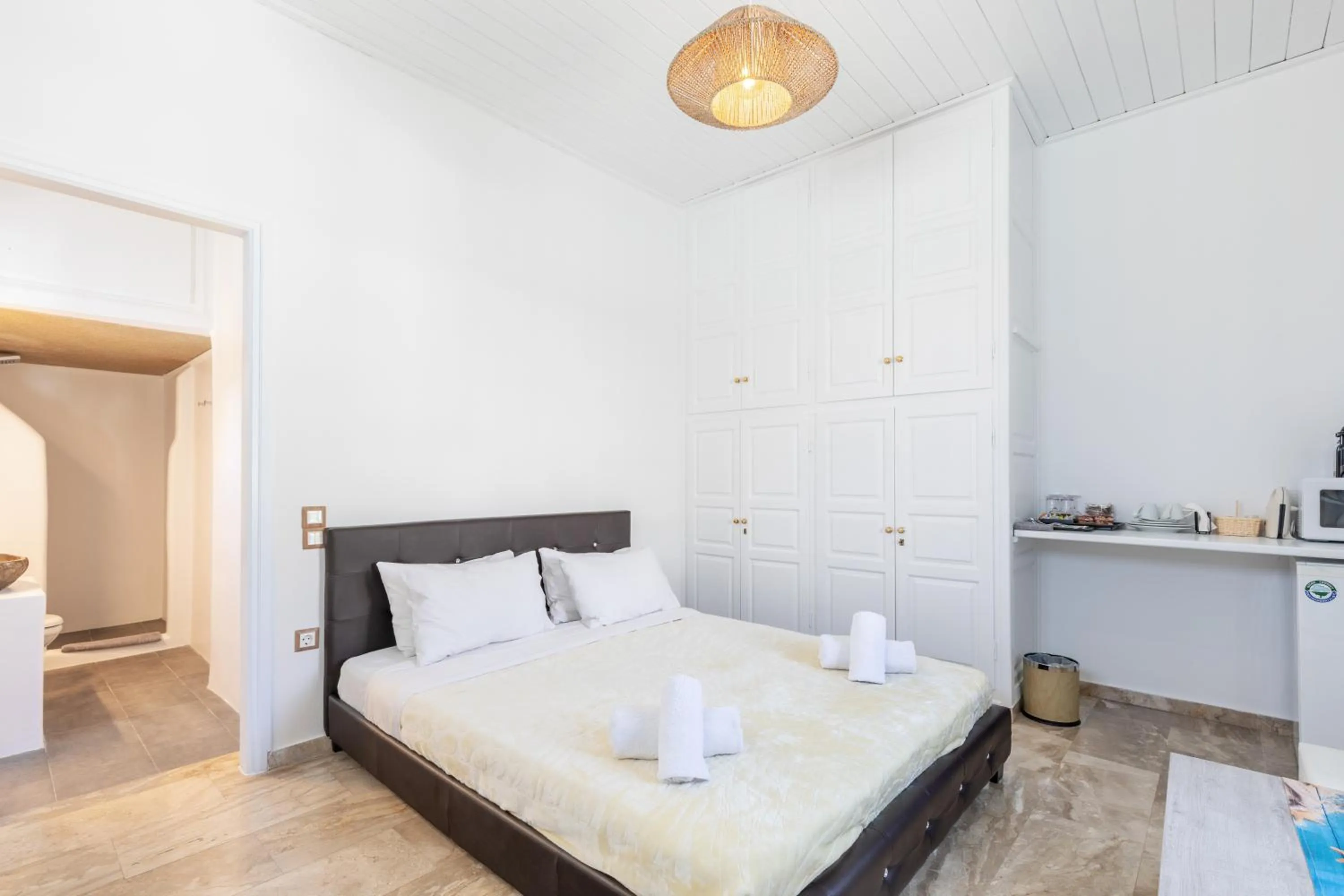 Bed in Mykonian Breeze