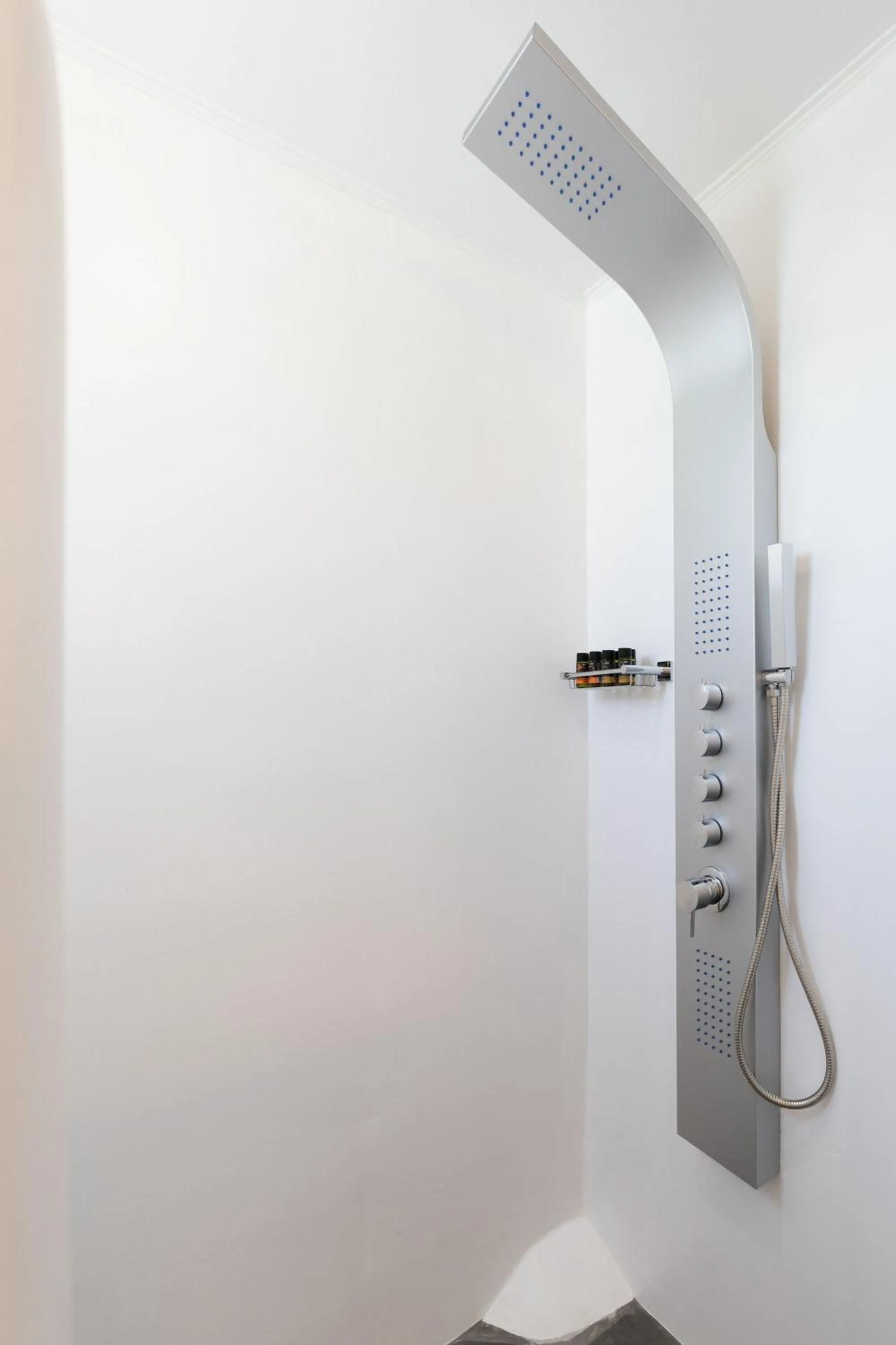 Bathroom in Mykonian Breeze