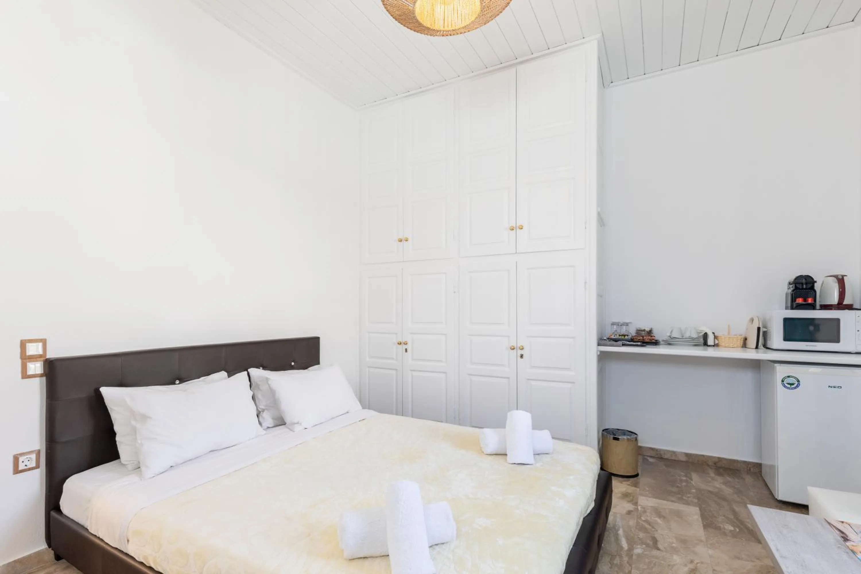 Bed in Mykonian Breeze