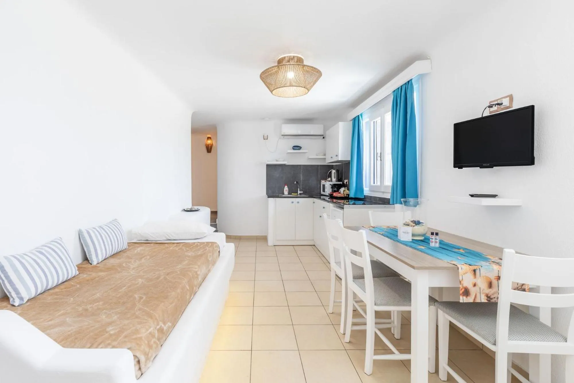 Bed in Mykonian Breeze