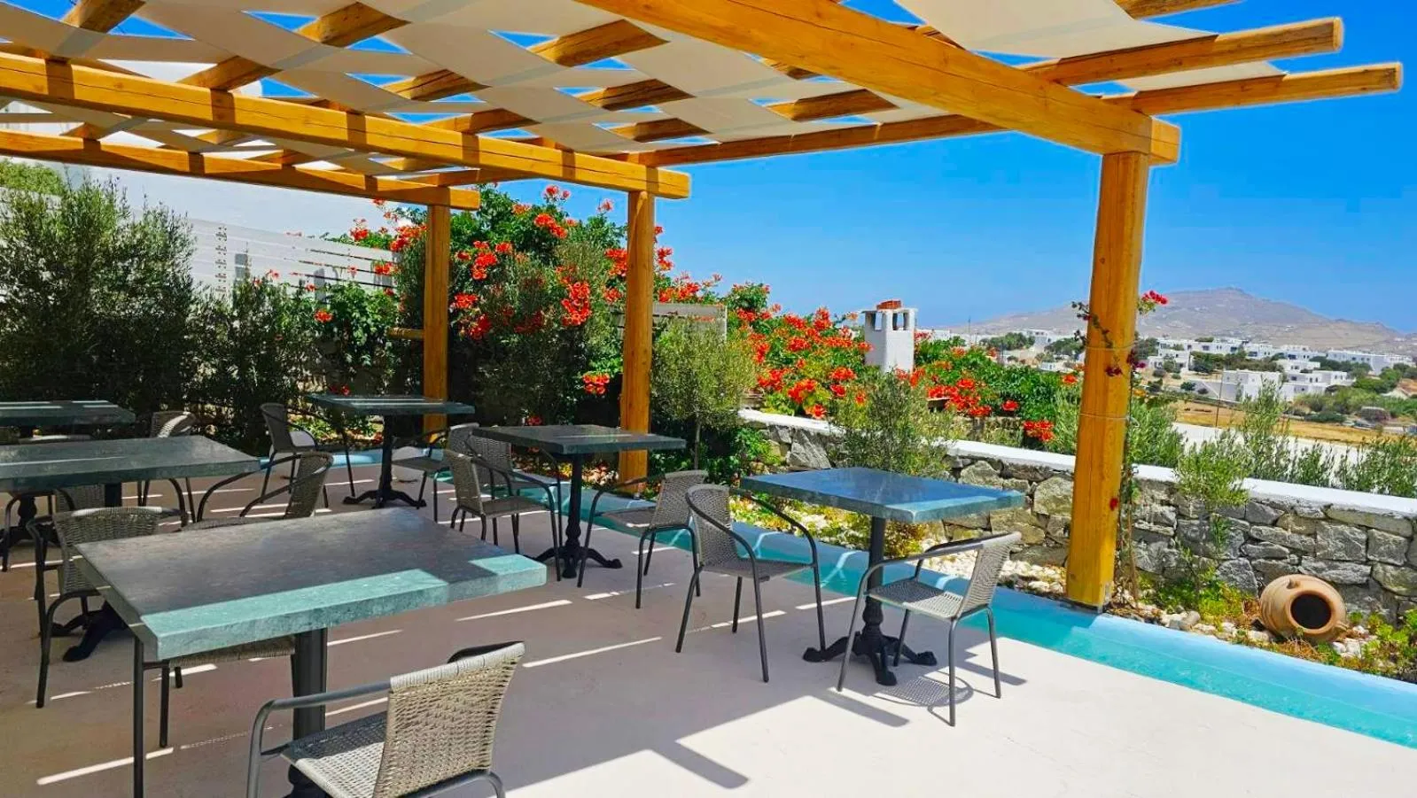 Restaurant/places to eat in Mykonian Breeze